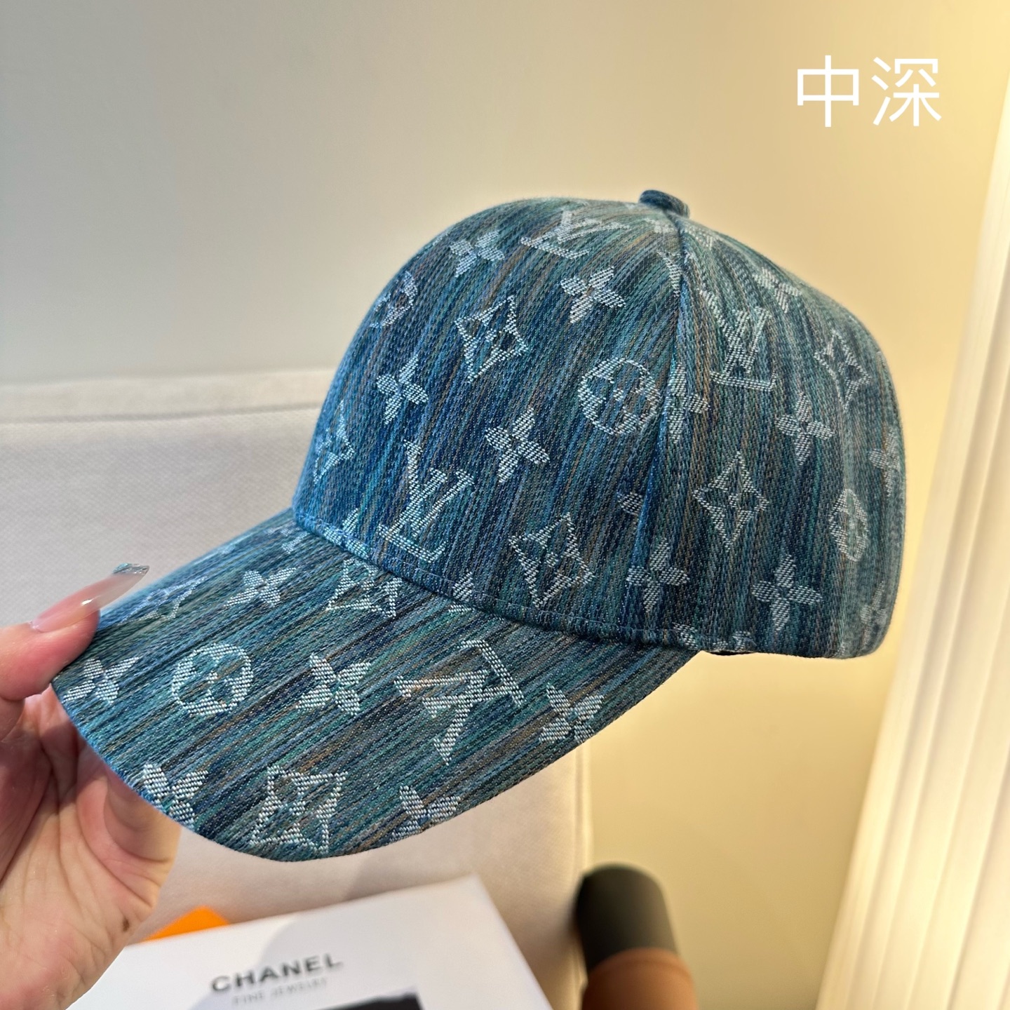 🧢路易威登棒球帽 LouisVuitton😍新款LV棒球帽，重工打造♥️高端大气，百搭款🤗男女通用！