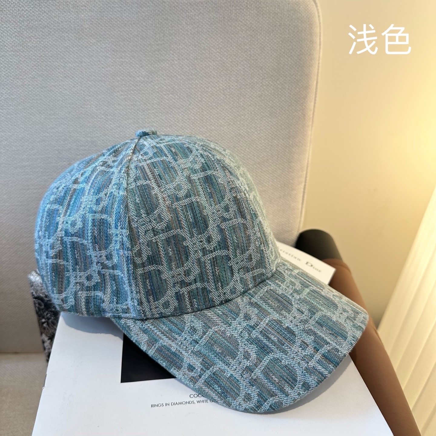 🧢DIOR迪奥棒球帽 😍新款棒球帽，重工打造♥️高端大气，百搭款🤗男女通用！