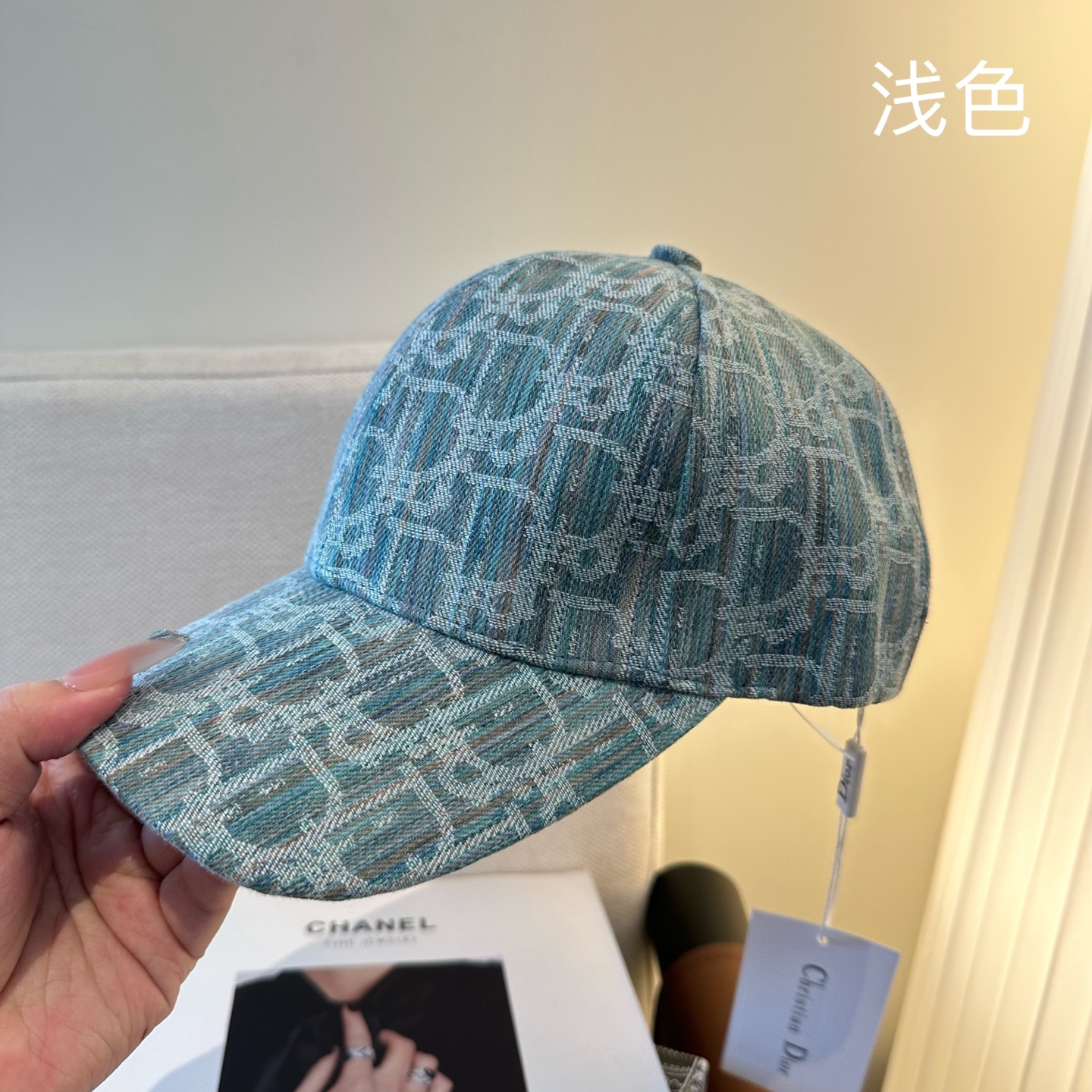 🧢DIOR迪奥棒球帽 😍新款棒球帽，重工打造♥️高端大气，百搭款🤗男女通用！