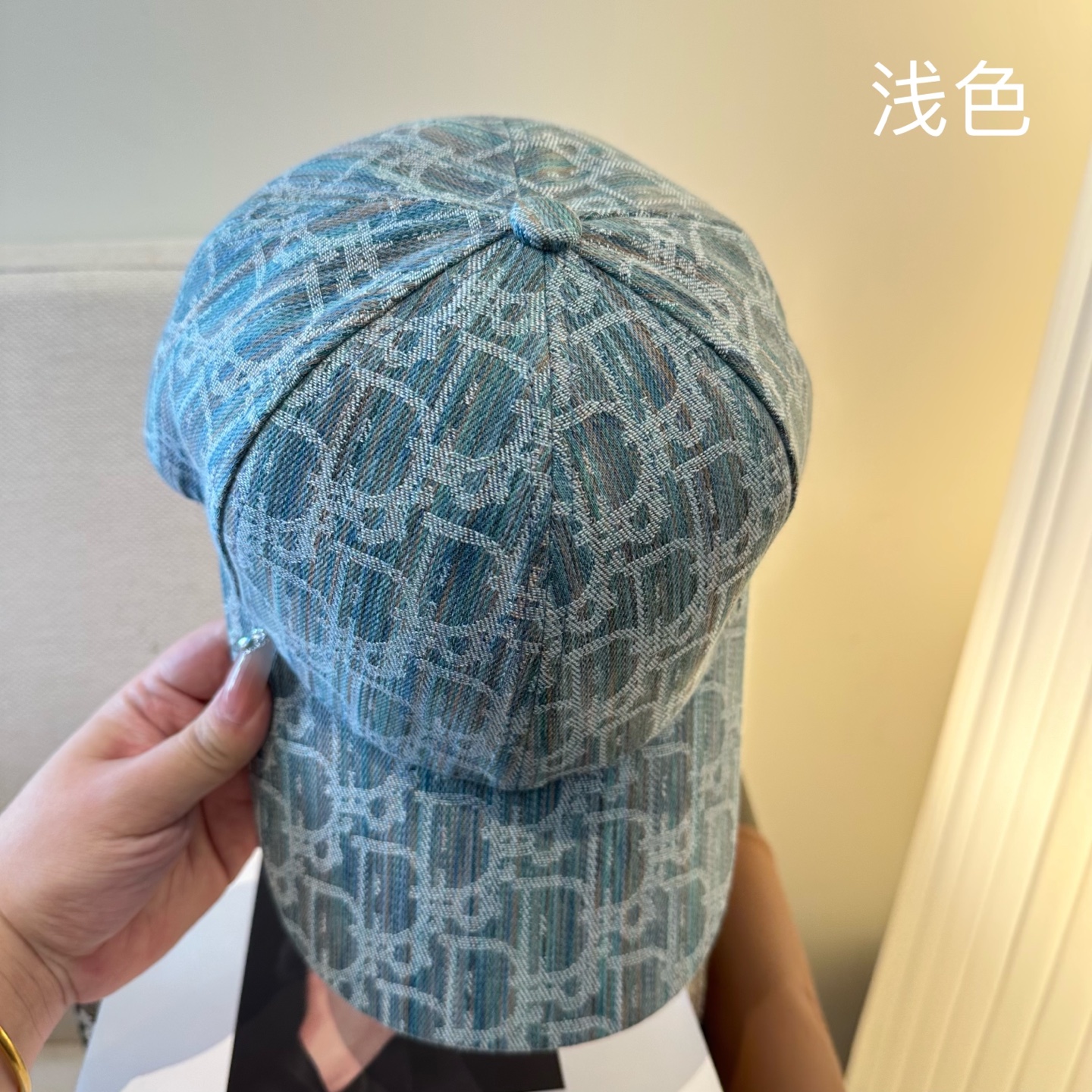 🧢DIOR迪奥棒球帽 😍新款棒球帽，重工打造♥️高端大气，百搭款🤗男女通用！