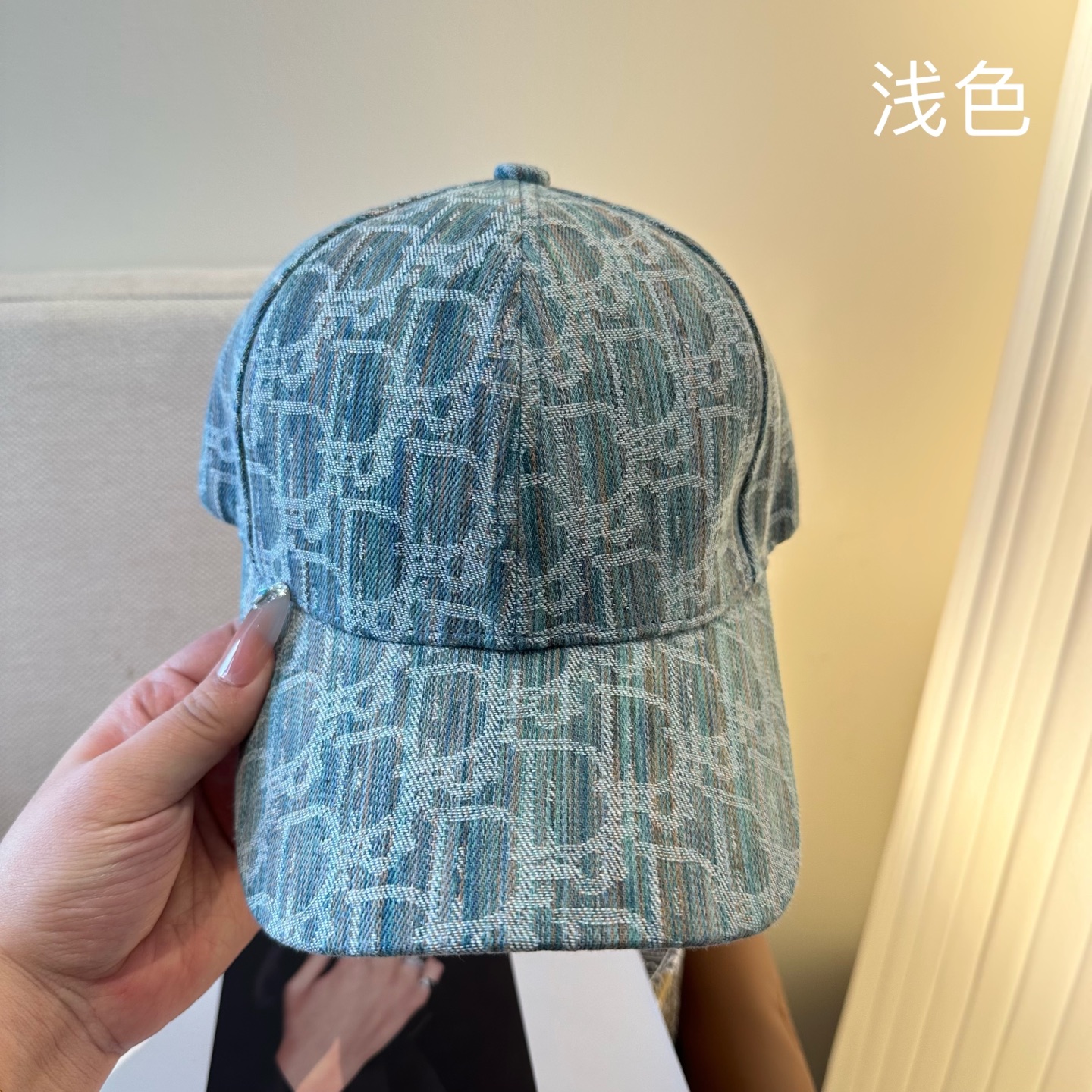 🧢DIOR迪奥棒球帽 😍新款棒球帽，重工打造♥️高端大气，百搭款🤗男女通用！