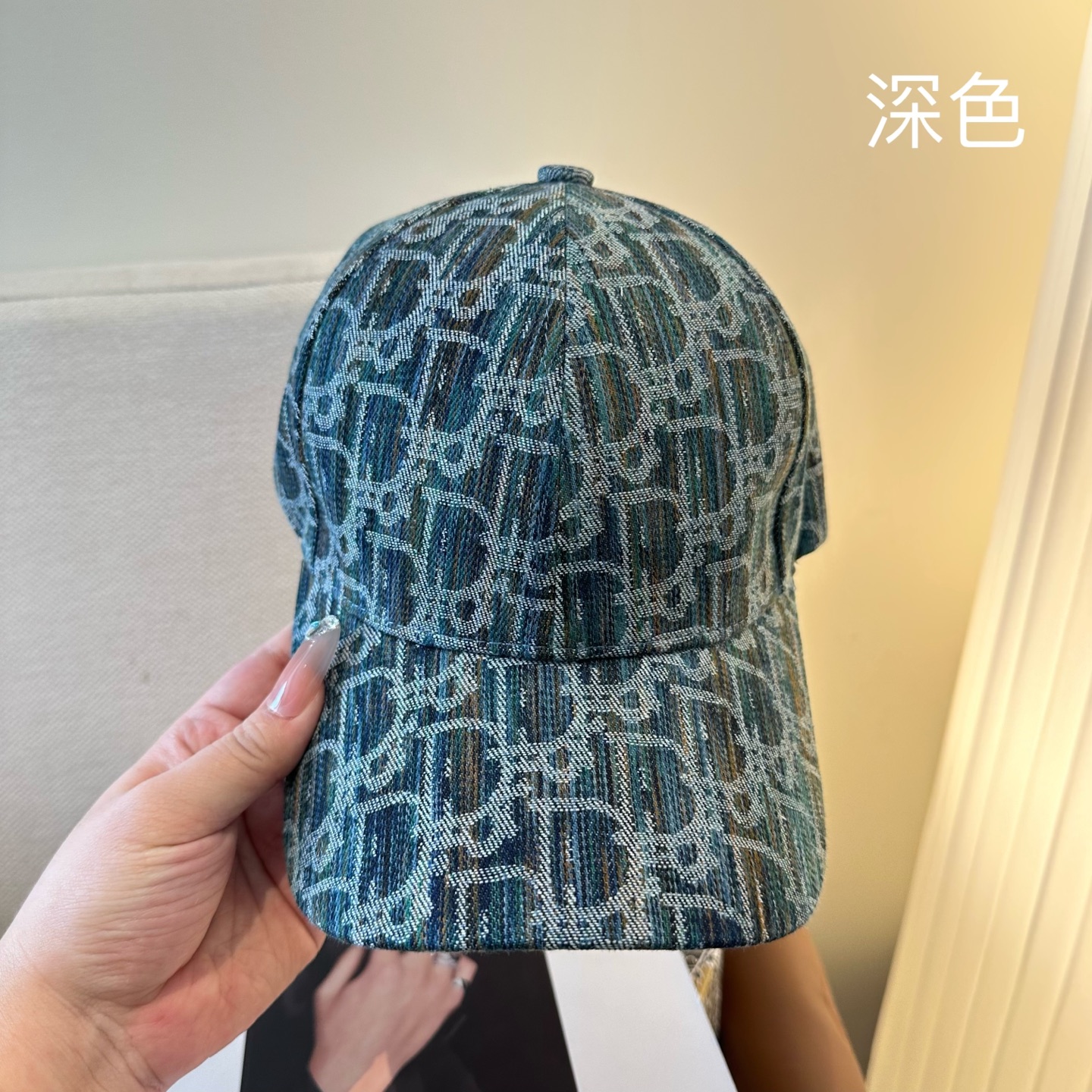 🧢DIOR迪奥棒球帽 😍新款棒球帽，重工打造♥️高端大气，百搭款🤗男女通用！