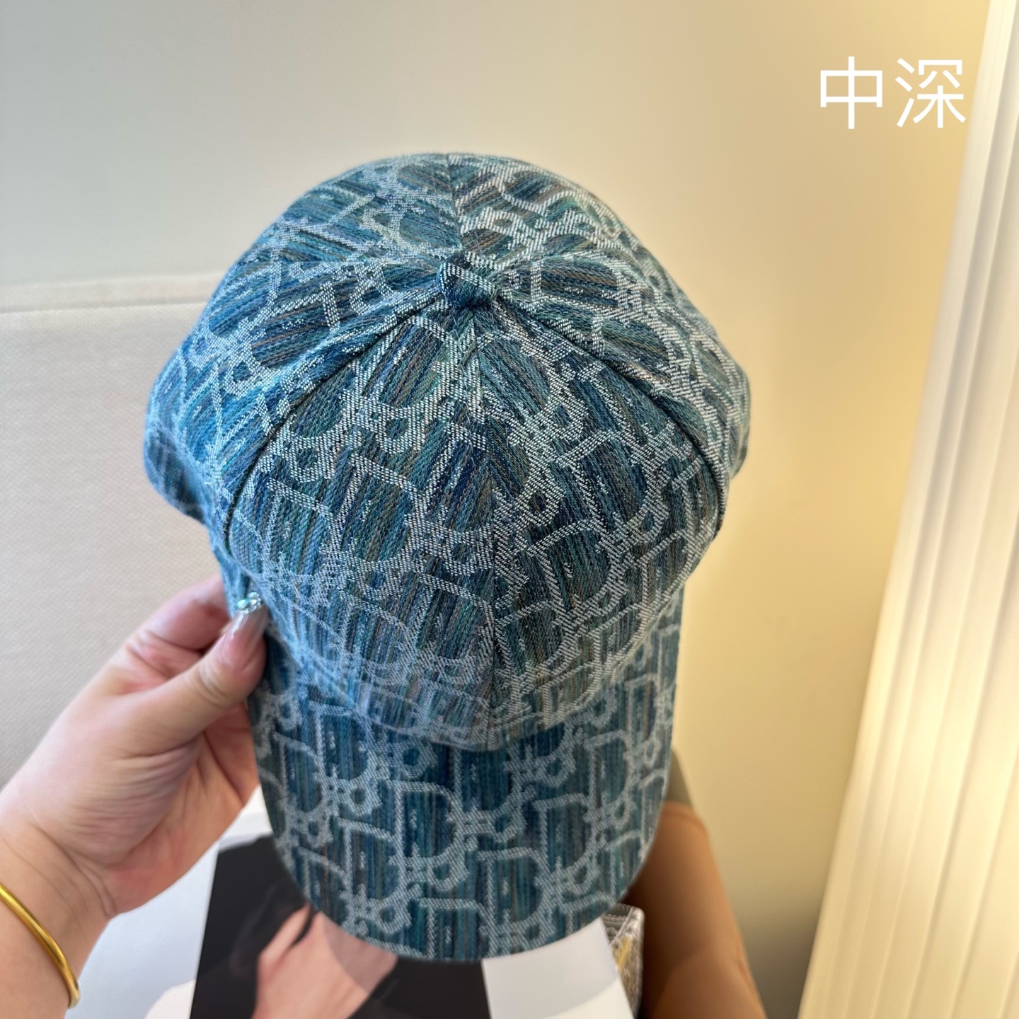🧢DIOR迪奥棒球帽 😍新款棒球帽，重工打造♥️高端大气，百搭款🤗男女通用！