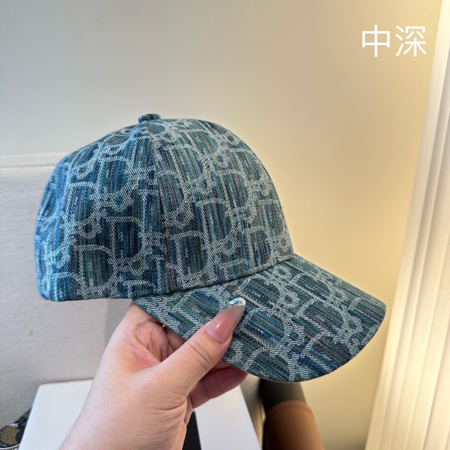 🧢DIOR迪奥棒球帽 😍新款棒球帽，重工打造♥️高端大气，百搭款🤗男女通用！