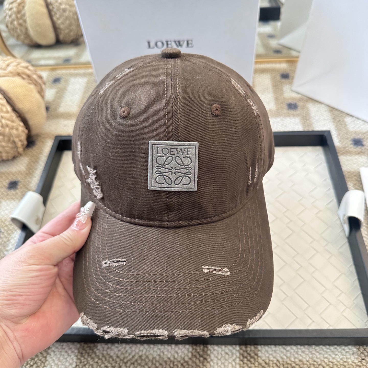 Loewe LOEWE【罗意威】新款棒球帽， 同步 ， 款超好搭配，赶紧入手