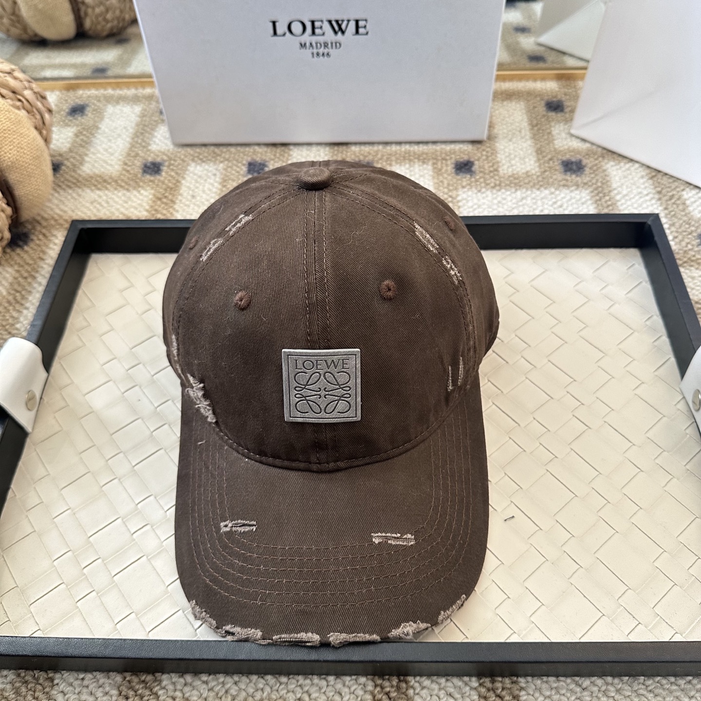 Loewe LOEWE【罗意威】新款棒球帽， 同步 ， 款超好搭配，赶紧入手