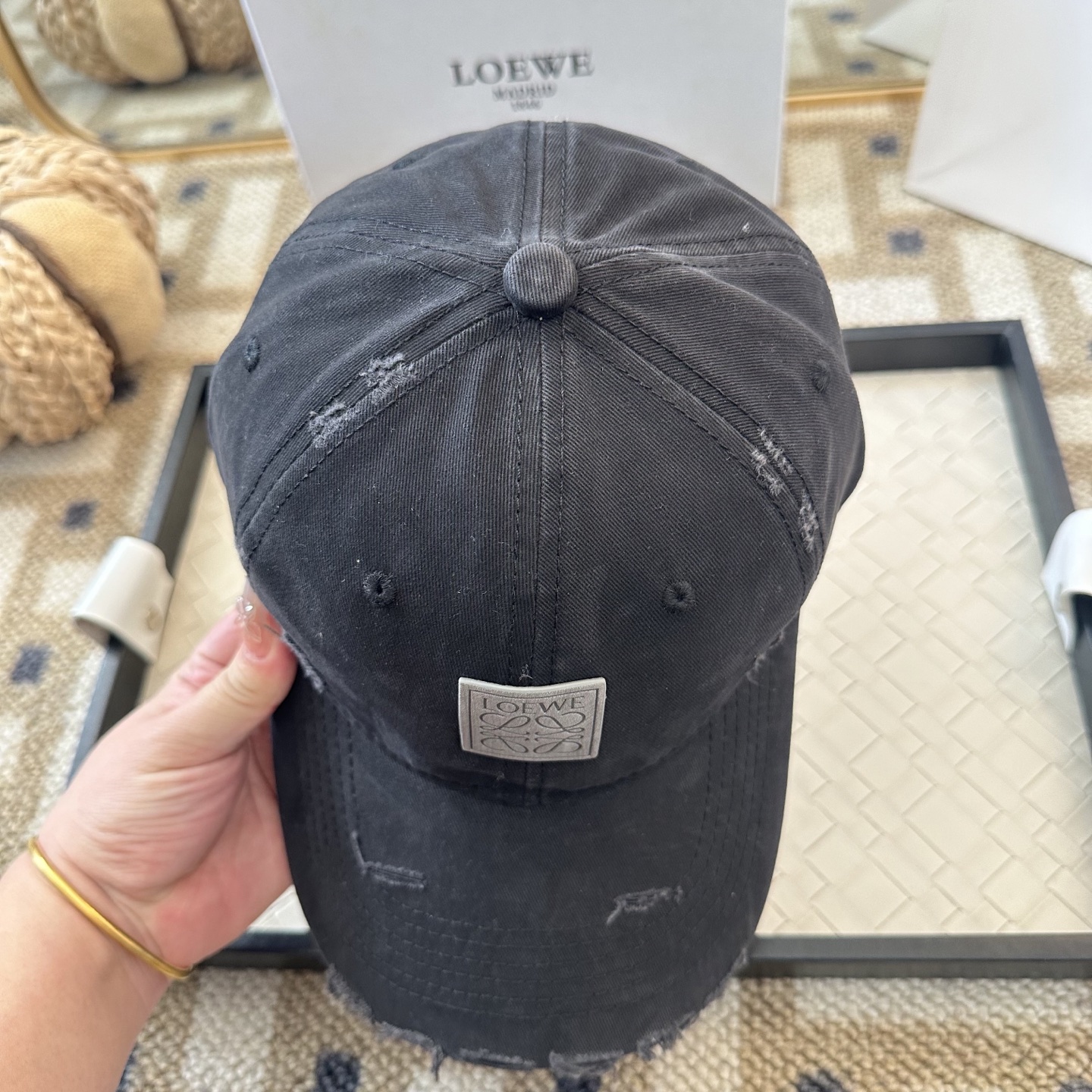 Loewe LOEWE【罗意威】新款棒球帽， 同步 ， 款超好搭配，赶紧入手