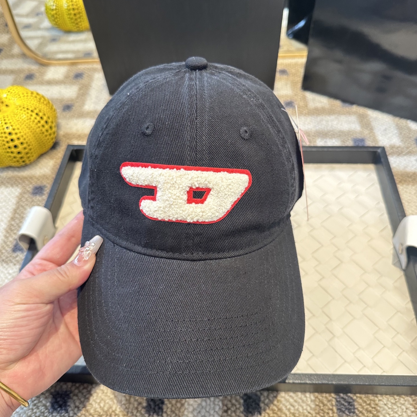 潮牌棒球帽 简单休闲风的棒球帽 减龄百搭 适配度很高！简单随性~出街拍照拗造型非常加分~男女同款 随意搭