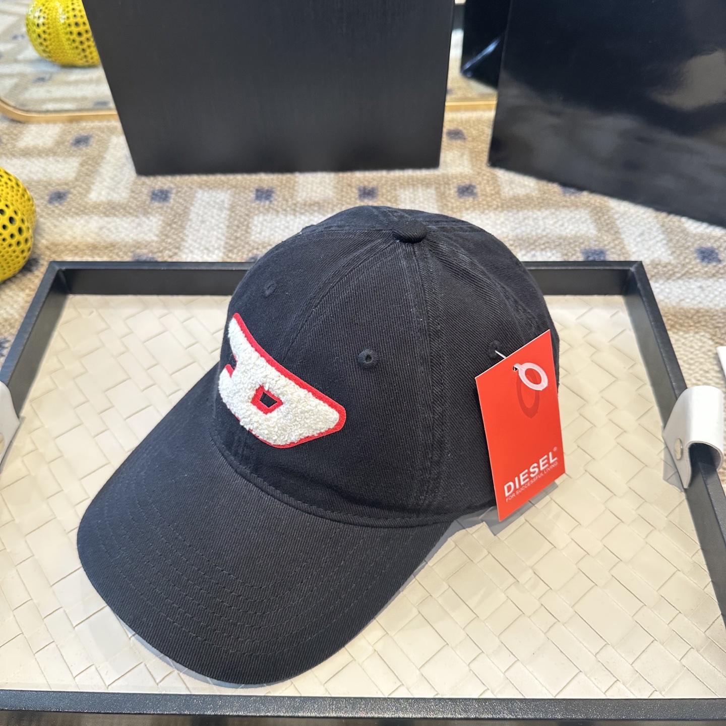 潮牌棒球帽 简单休闲风的棒球帽 减龄百搭 适配度很高！简单随性~出街拍照拗造型非常加分~男女同款 随意搭