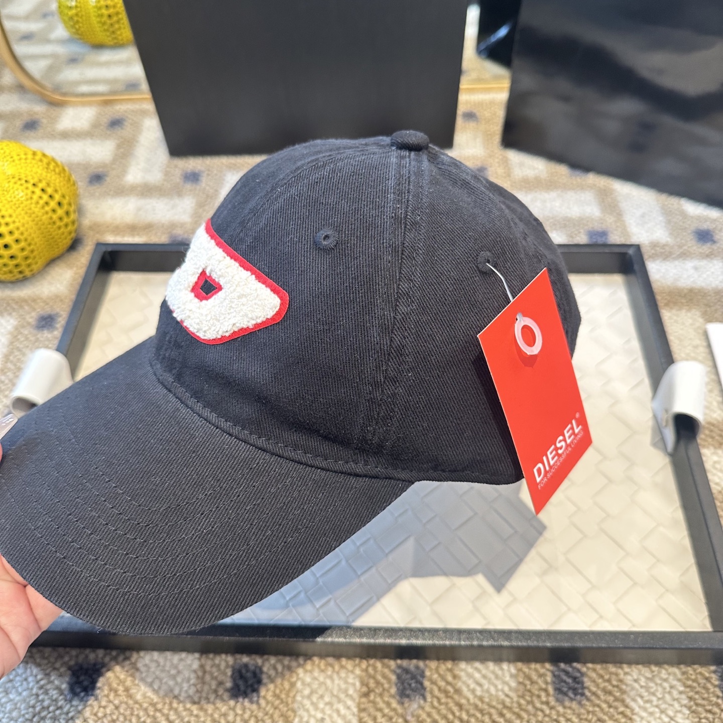 潮牌棒球帽 简单休闲风的棒球帽 减龄百搭 适配度很高！简单随性~出街拍照拗造型非常加分~男女同款 随意搭