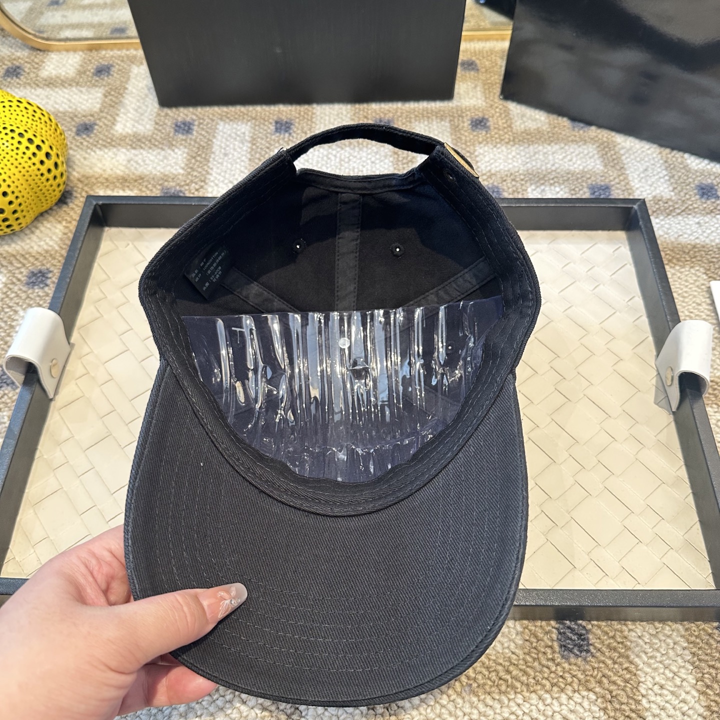 潮牌棒球帽 简单休闲风的棒球帽 减龄百搭 适配度很高！简单随性~出街拍照拗造型非常加分~男女同款 随意搭