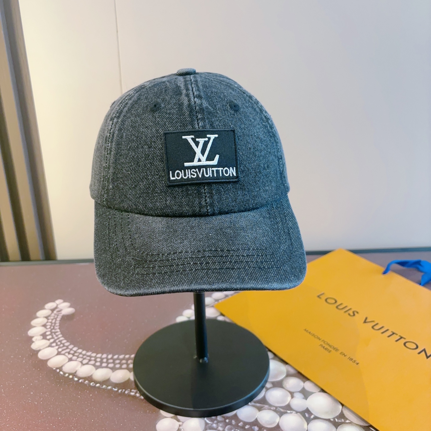 P63🧢路易威登棒球帽 LouisVuitton😍新款LV棒球帽，重工打造&hearts;️高端大气，百搭款🤗男女通用！