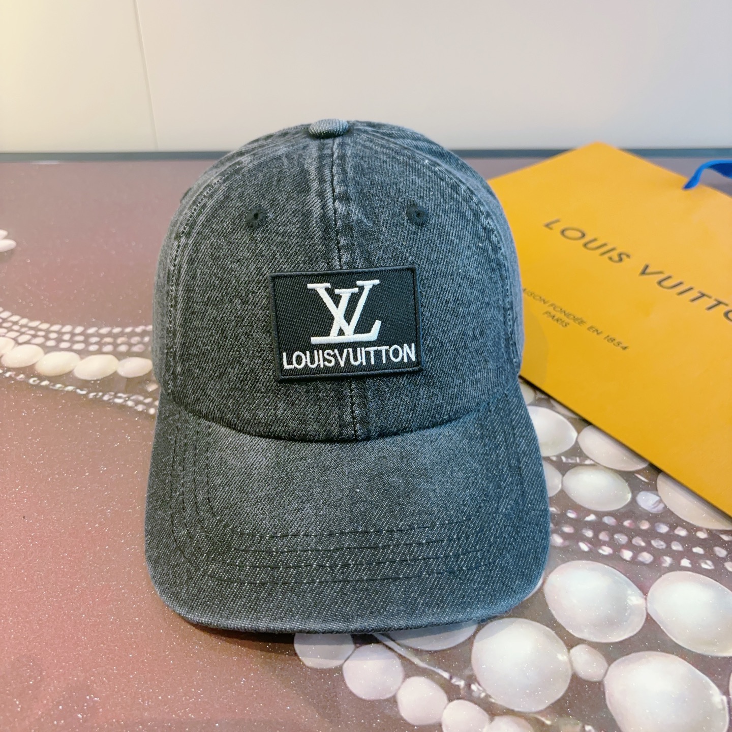 P63🧢路易威登棒球帽 LouisVuitton😍新款LV棒球帽，重工打造&hearts;️高端大气，百搭款🤗男女通用！