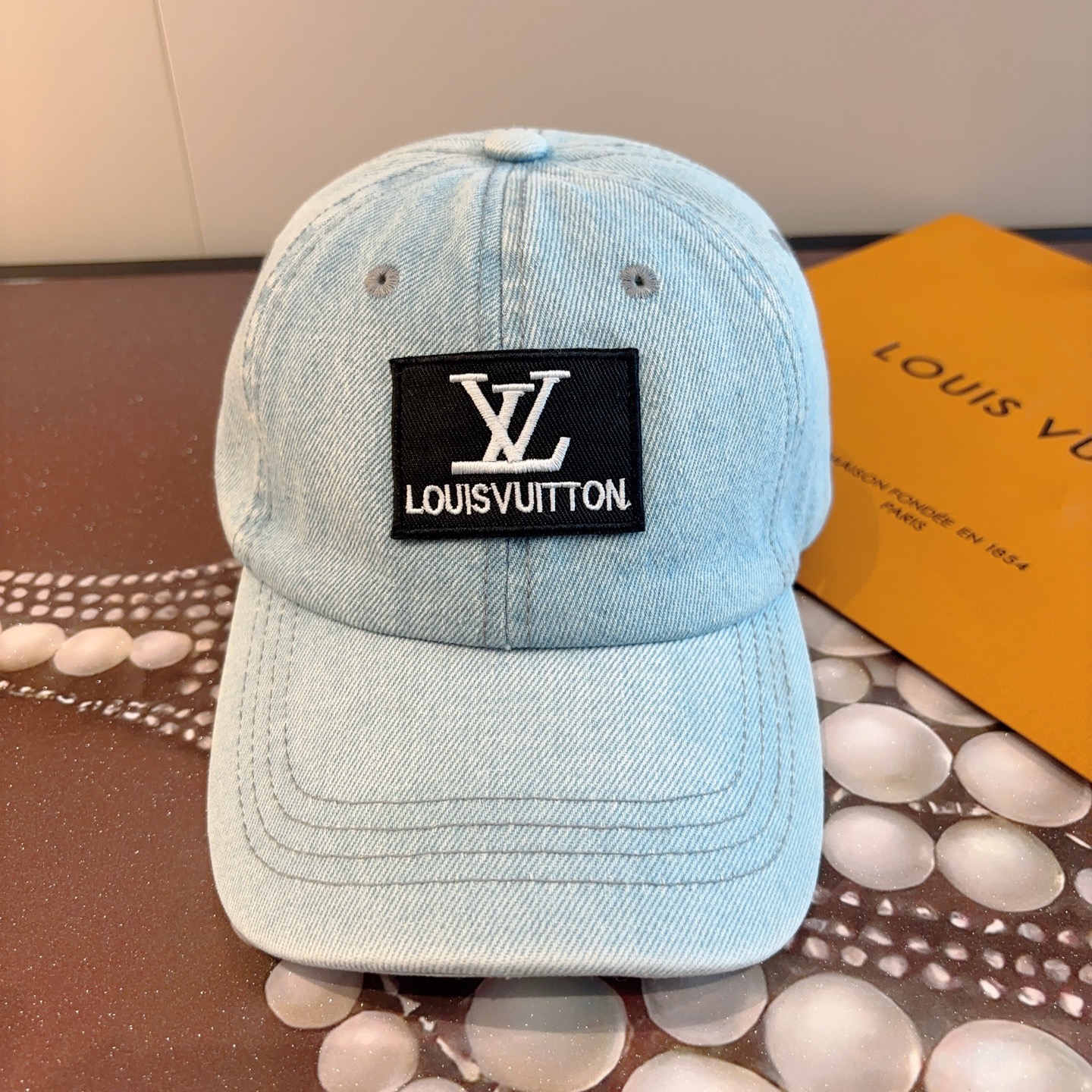 P63🧢路易威登棒球帽 LouisVuitton😍新款LV棒球帽，重工打造&hearts;️高端大气，百搭款🤗男女通用！