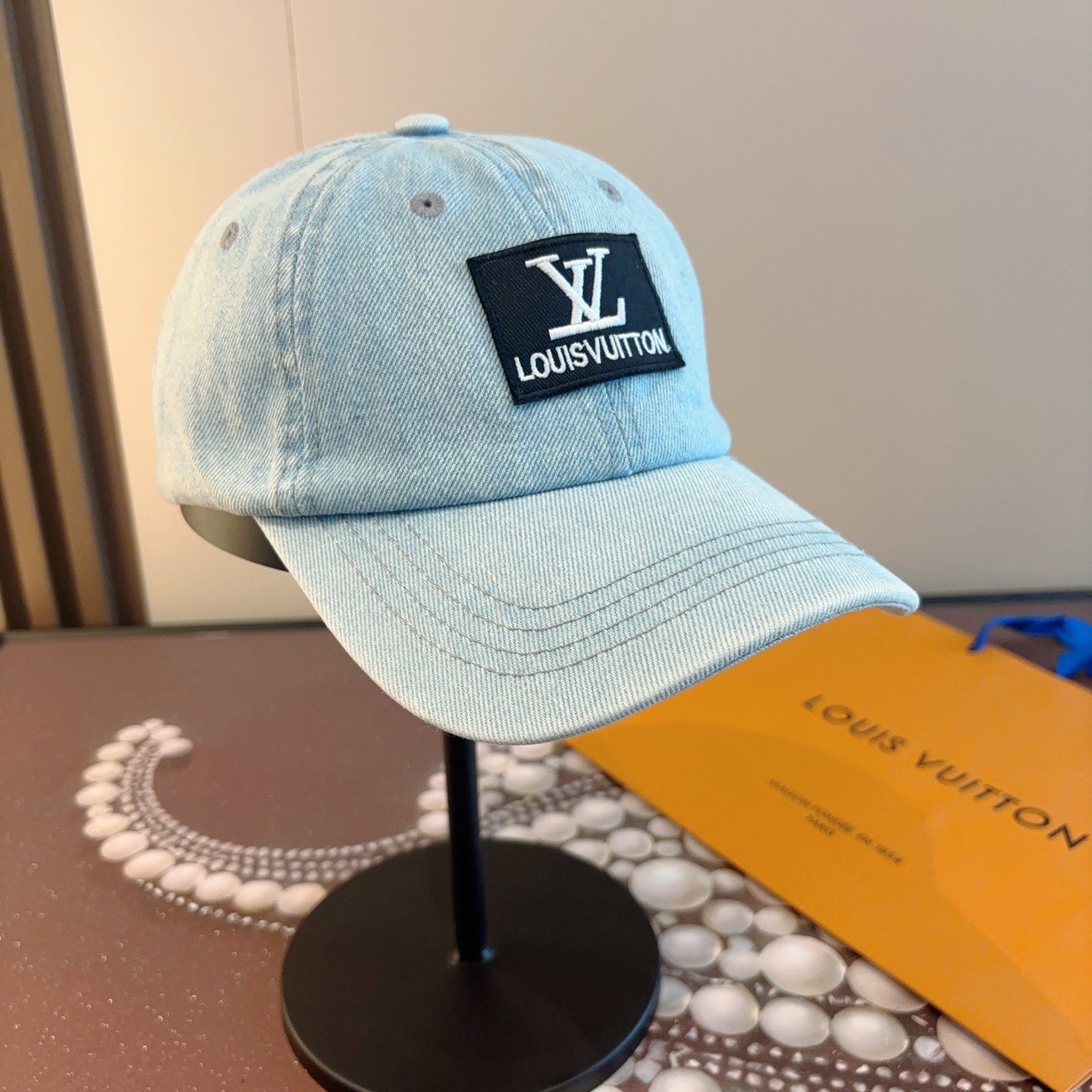 P63🧢路易威登棒球帽 LouisVuitton😍新款LV棒球帽，重工打造&hearts;️高端大气，百搭款🤗男女通用！