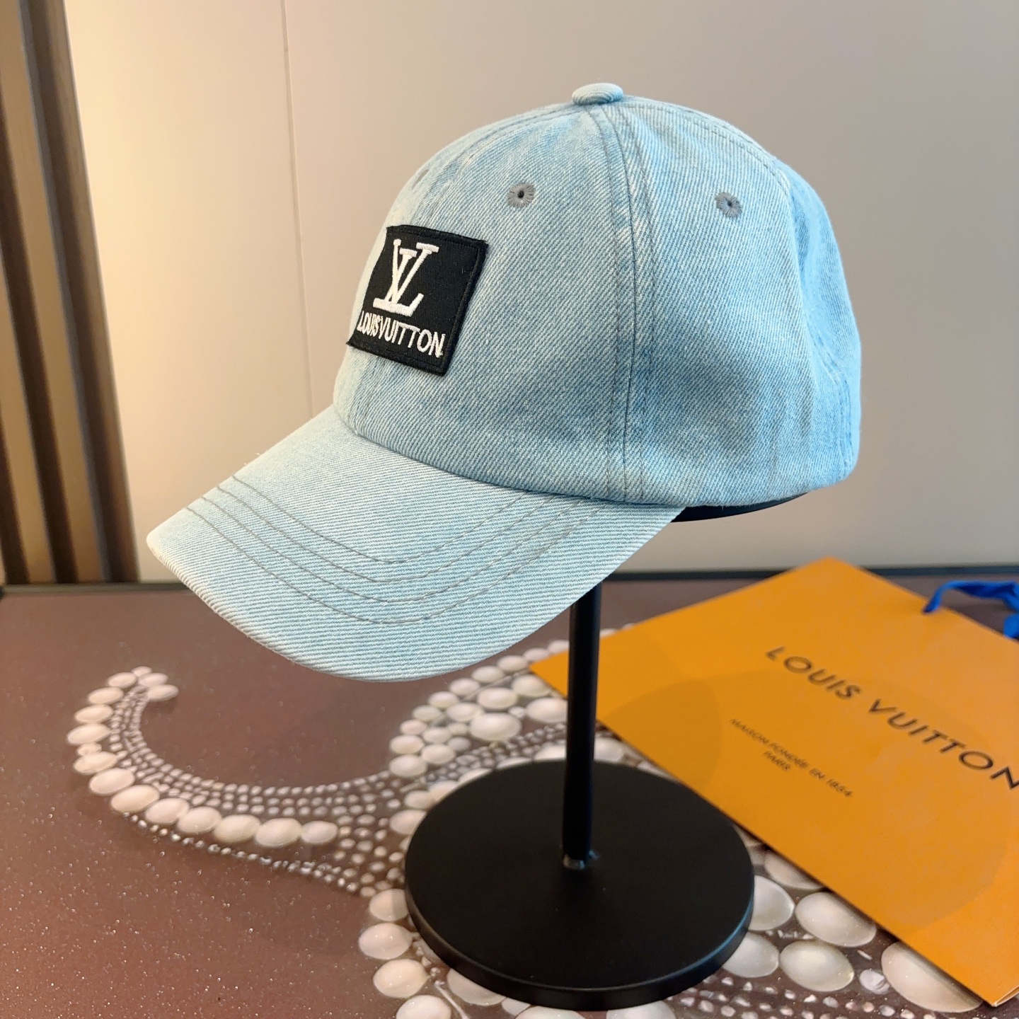 P63🧢路易威登棒球帽 LouisVuitton😍新款LV棒球帽，重工打造&hearts;️高端大气，百搭款🤗男女通用！