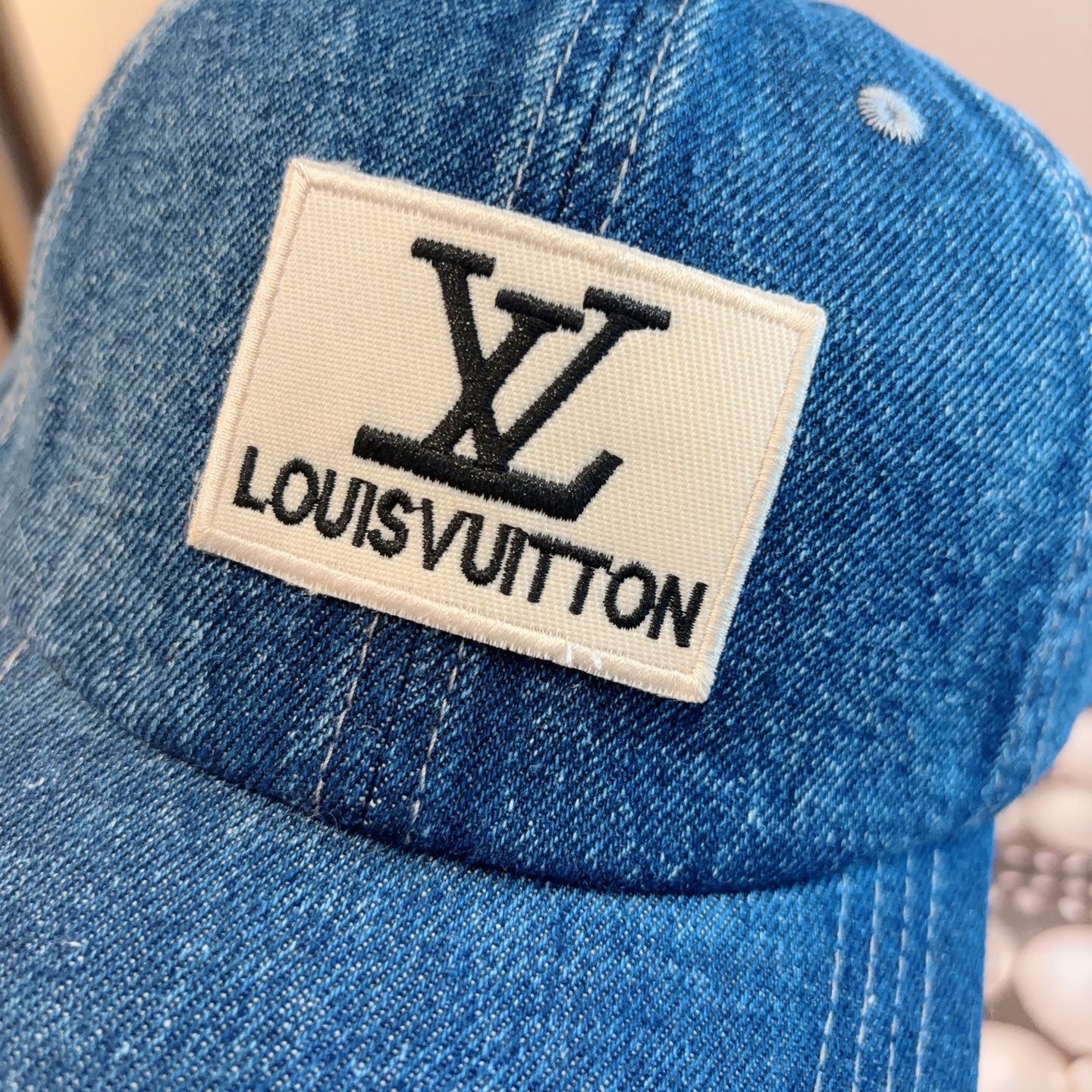 🧢路易威登棒球帽 LouisVuitton😍新款LV棒球帽，重工打造♥️高端大气，百搭款🤗男女通用！