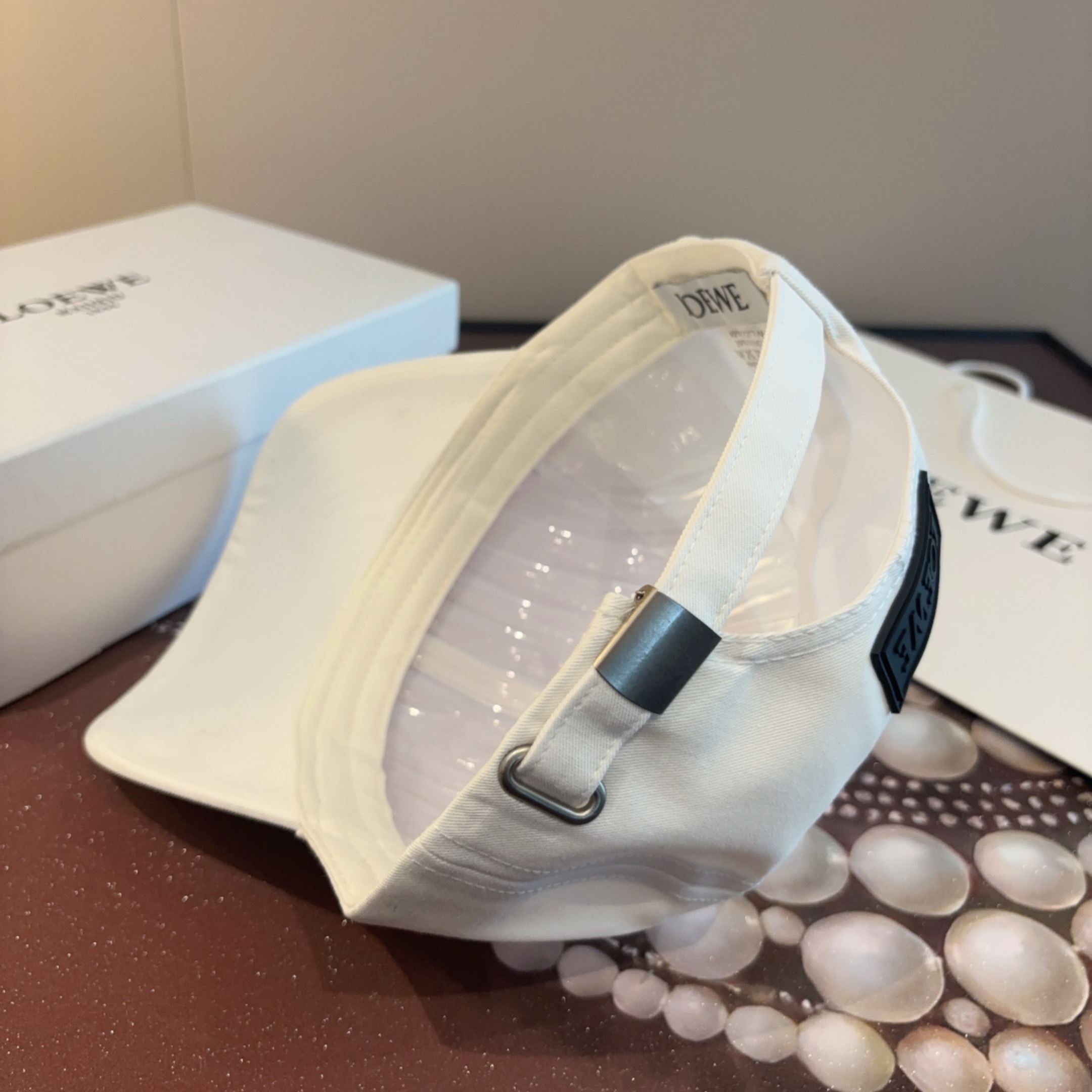 LOEWE【罗意威】新款刺绣棒球帽，专柜同步出货，大牌款超好搭配，赶紧入手