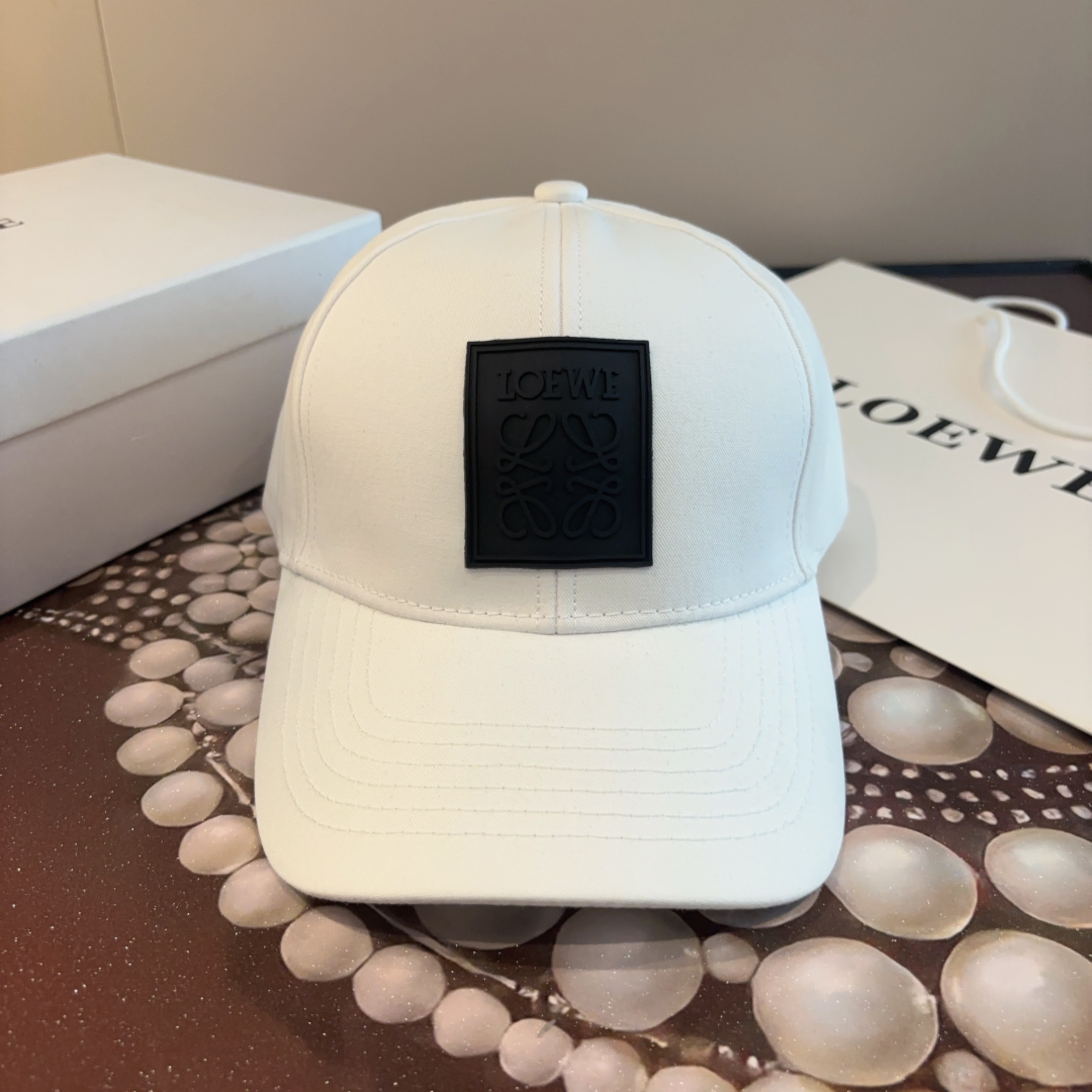 LOEWE【罗意威】新款刺绣棒球帽，专柜同步出货，大牌款超好搭配，赶紧入手