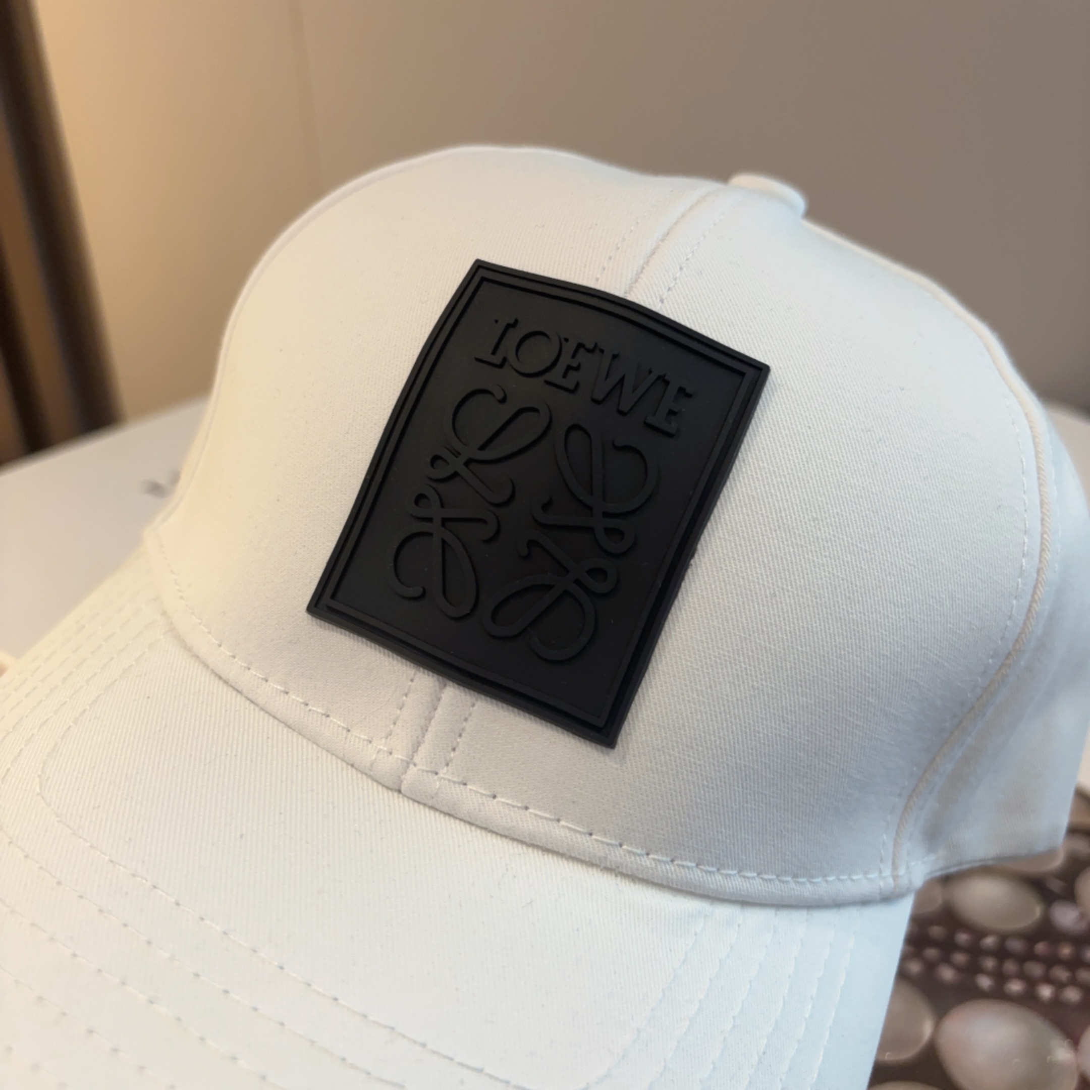 LOEWE【罗意威】新款刺绣棒球帽，专柜同步出货，大牌款超好搭配，赶紧入手