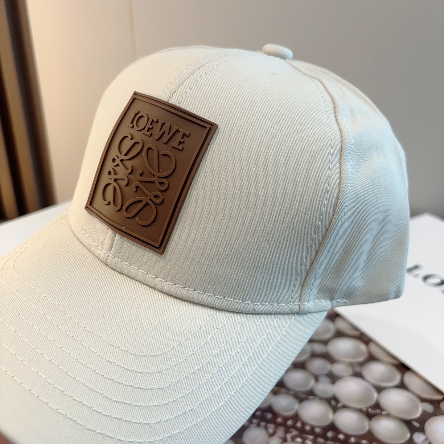 LOEWE【罗意威】新款刺绣棒球帽，专柜同步出货，大牌款超好搭配，赶紧入手