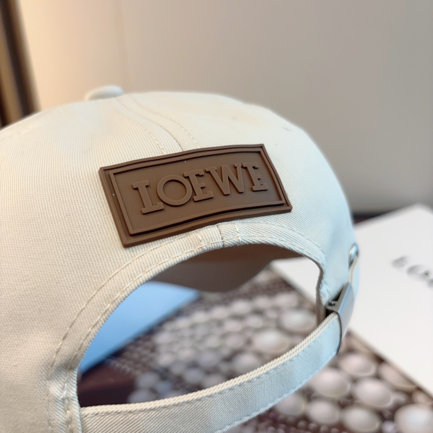 LOEWE【罗意威】新款刺绣棒球帽，专柜同步出货，大牌款超好搭配，赶紧入手