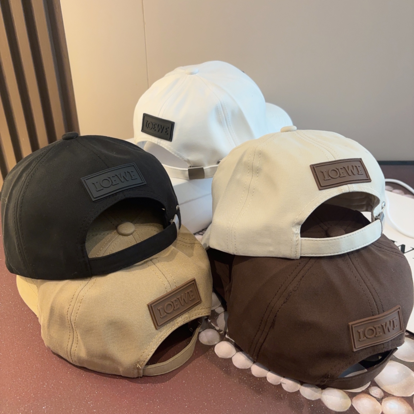 LOEWE【罗意威】新款刺绣棒球帽，专柜同步出货，大牌款超好搭配，赶紧入手