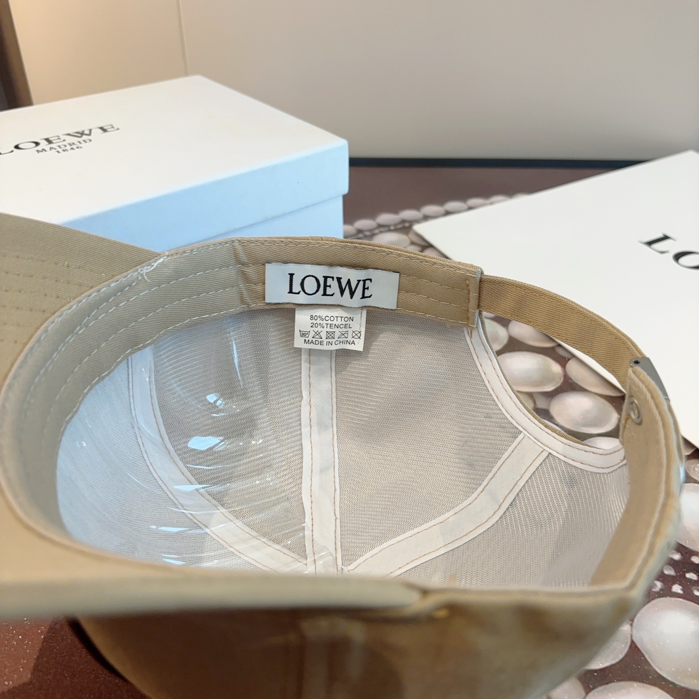LOEWE【罗意威】新款刺绣棒球帽，专柜同步出货，大牌款超好搭配，赶紧入手