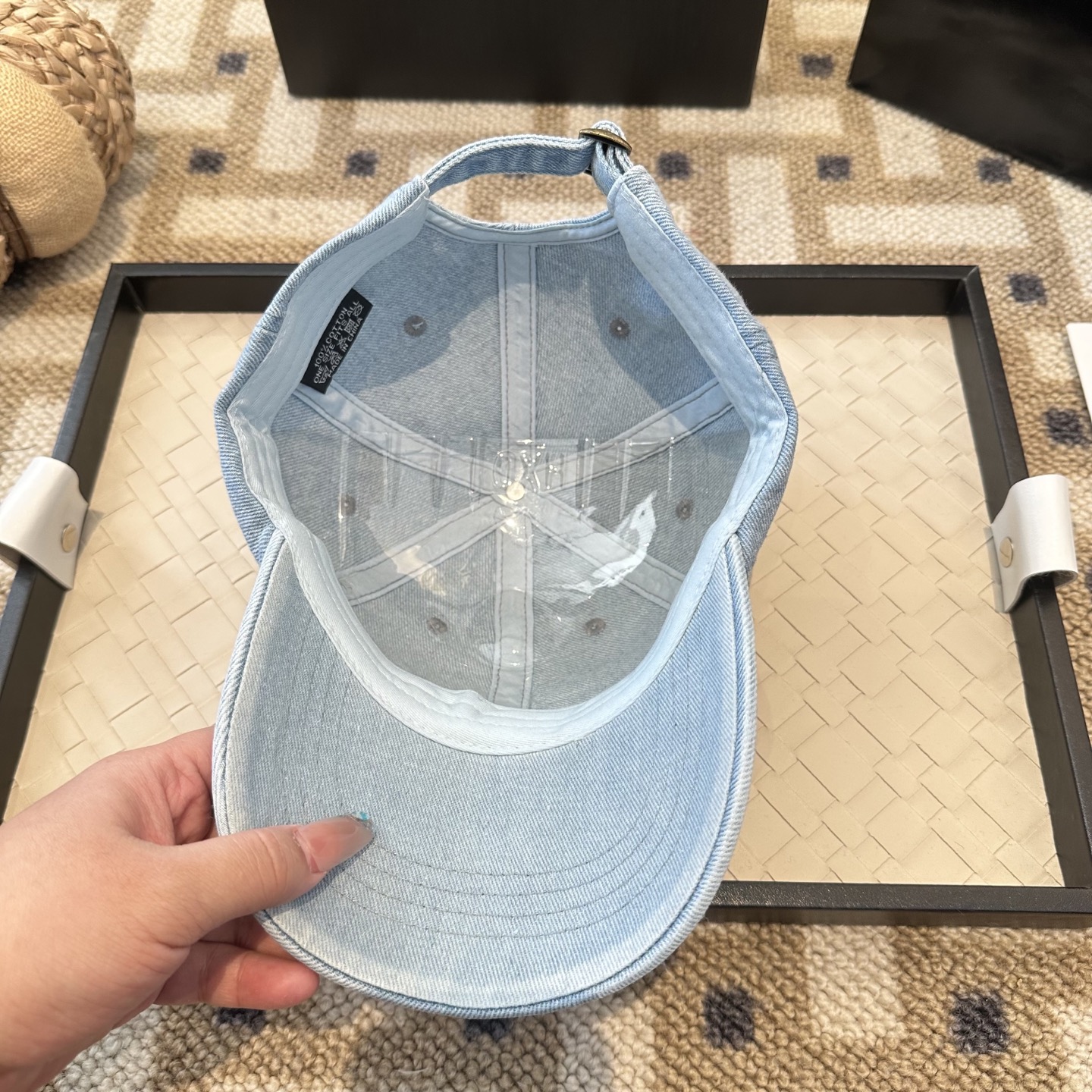 爆款CELINE（赛琳）简约明星同款最新棒球帽，时尚潮流，高端做工！每一个帽子都是用心之作！非一般的品质