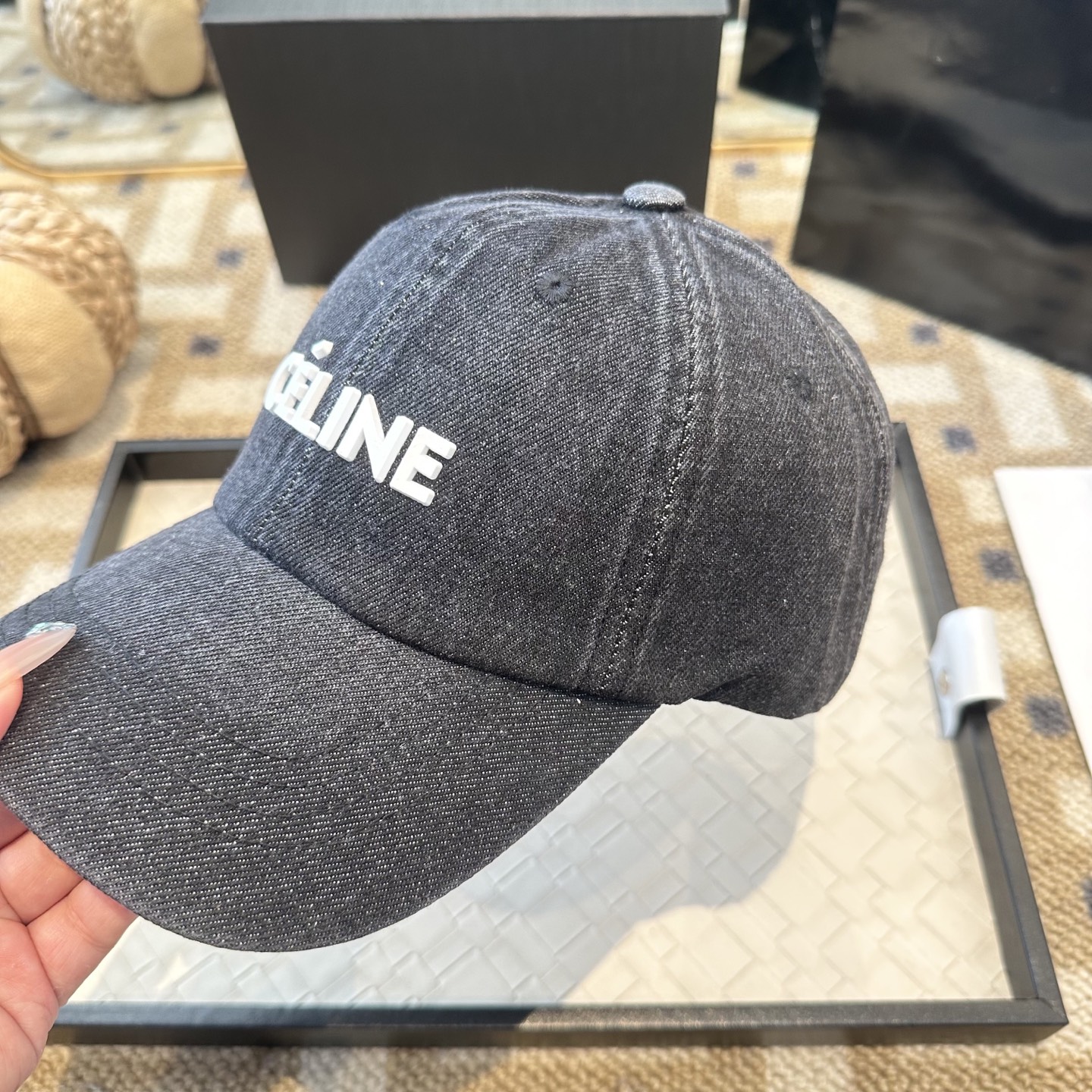 爆款CELINE（赛琳）简约明星同款最新棒球帽，时尚潮流，高端做工！每一个帽子都是用心之作！非一般的品质