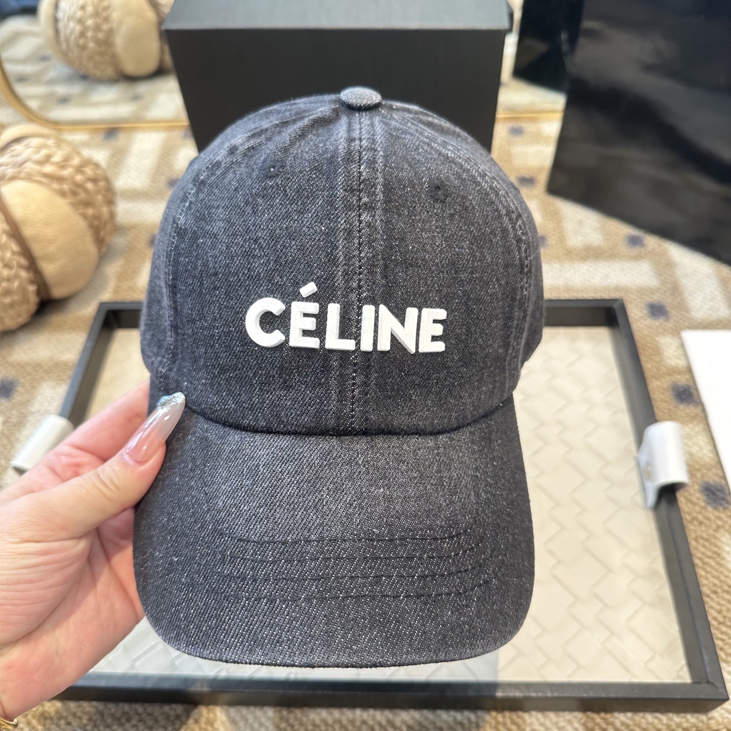 爆款CELINE（赛琳）简约明星同款最新棒球帽，时尚潮流，高端做工！每一个帽子都是用心之作！非一般的品质