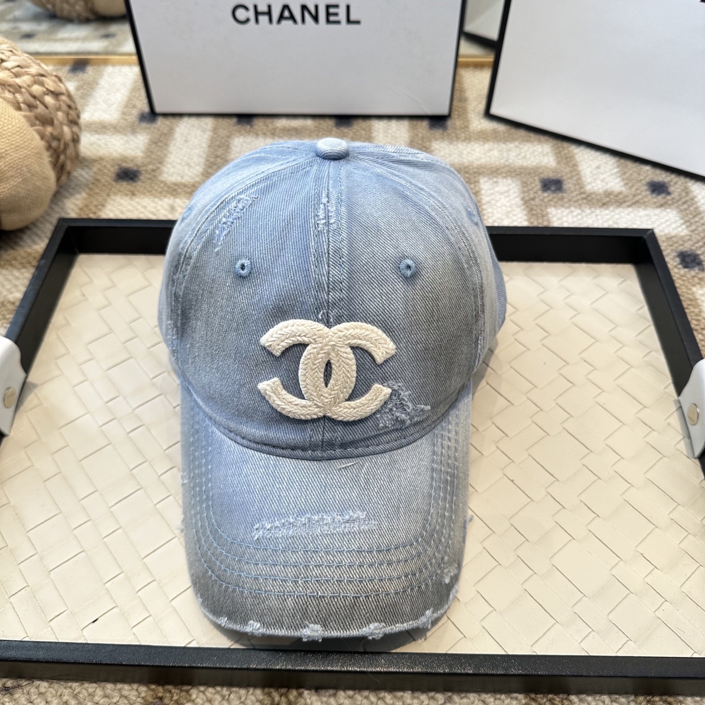 Chanel 新款简约棒球帽，新款 ， 款超好搭配，赶紧入手