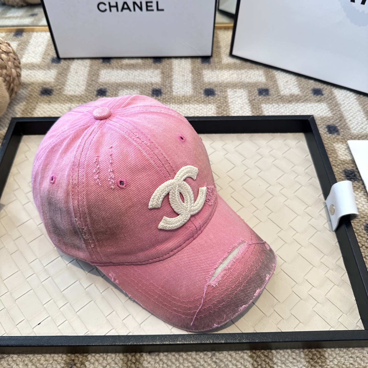 Chanel 新款简约棒球帽，新款 ， 款超好搭配，赶紧入手