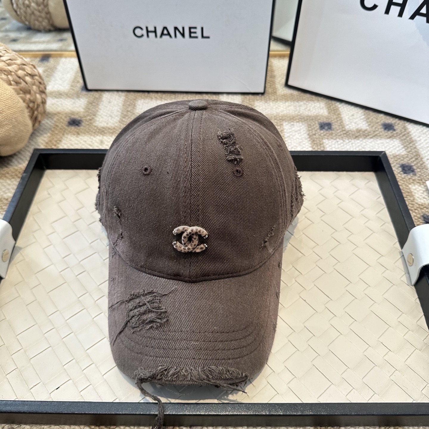 Chanel 新款简约棒球帽，新款 ， 款超好搭配，赶紧入手