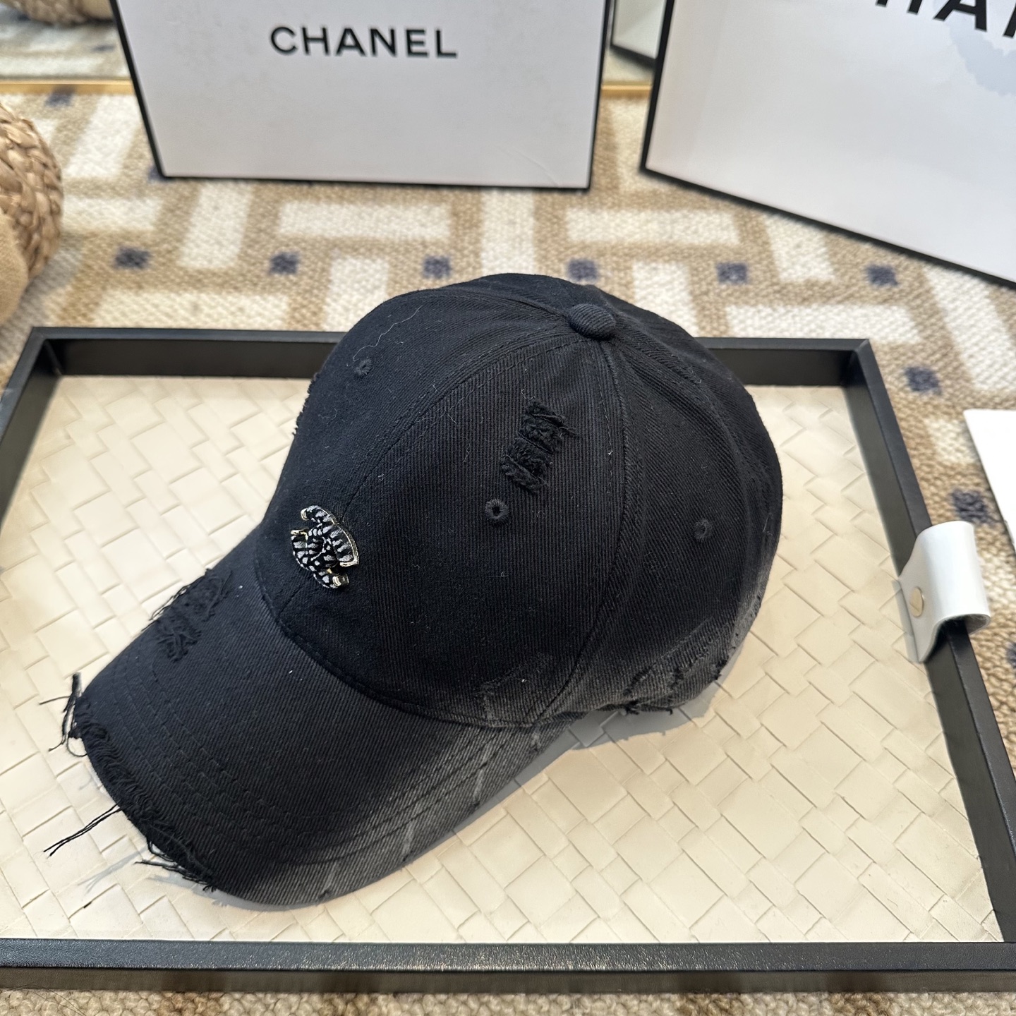 Chanel 新款简约棒球帽，新款 ， 款超好搭配，赶紧入手