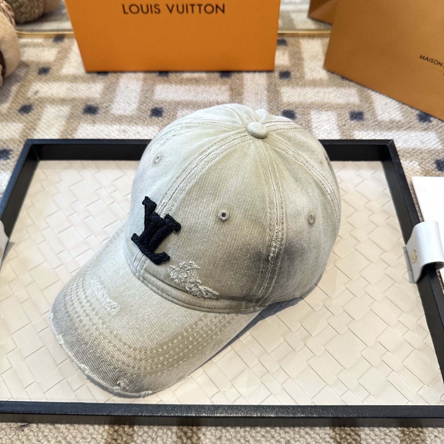 Louis Vuitton LouisVuitton 新款LV棒球帽，重工打造 高端 ，百搭款