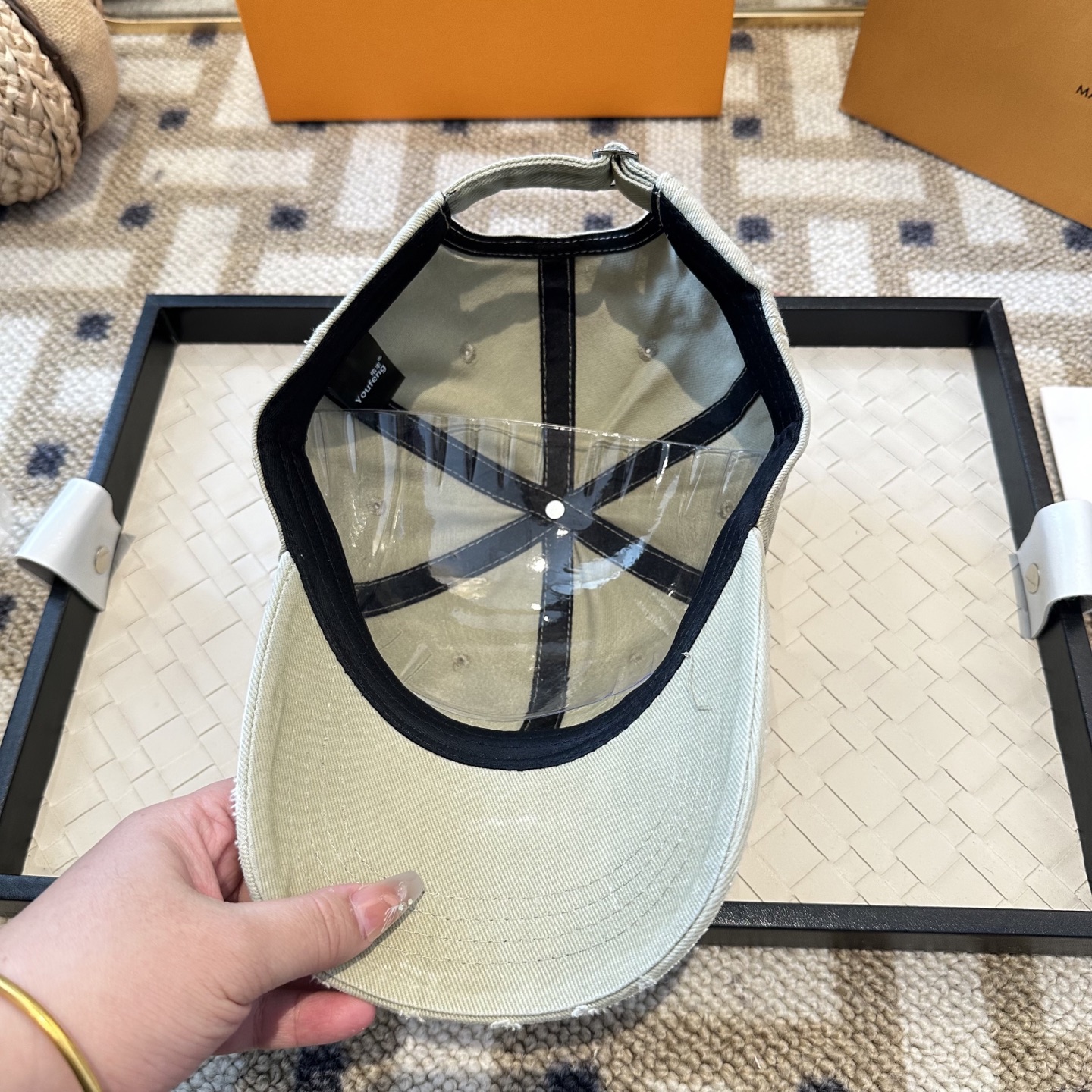 🧢路易威登棒球帽 LouisVuitton😍新款LV棒球帽，重工打造♥️高端大气，百搭款🤗男女通用！