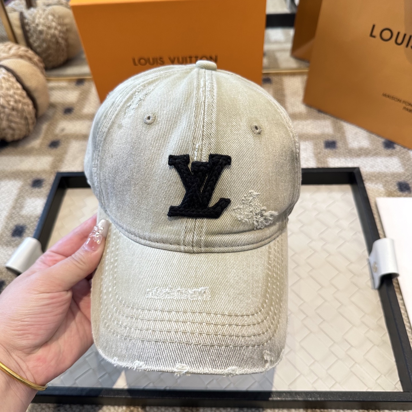 Louis Vuitton LouisVuitton 新款LV棒球帽，重工打造 高端 ，百搭款
