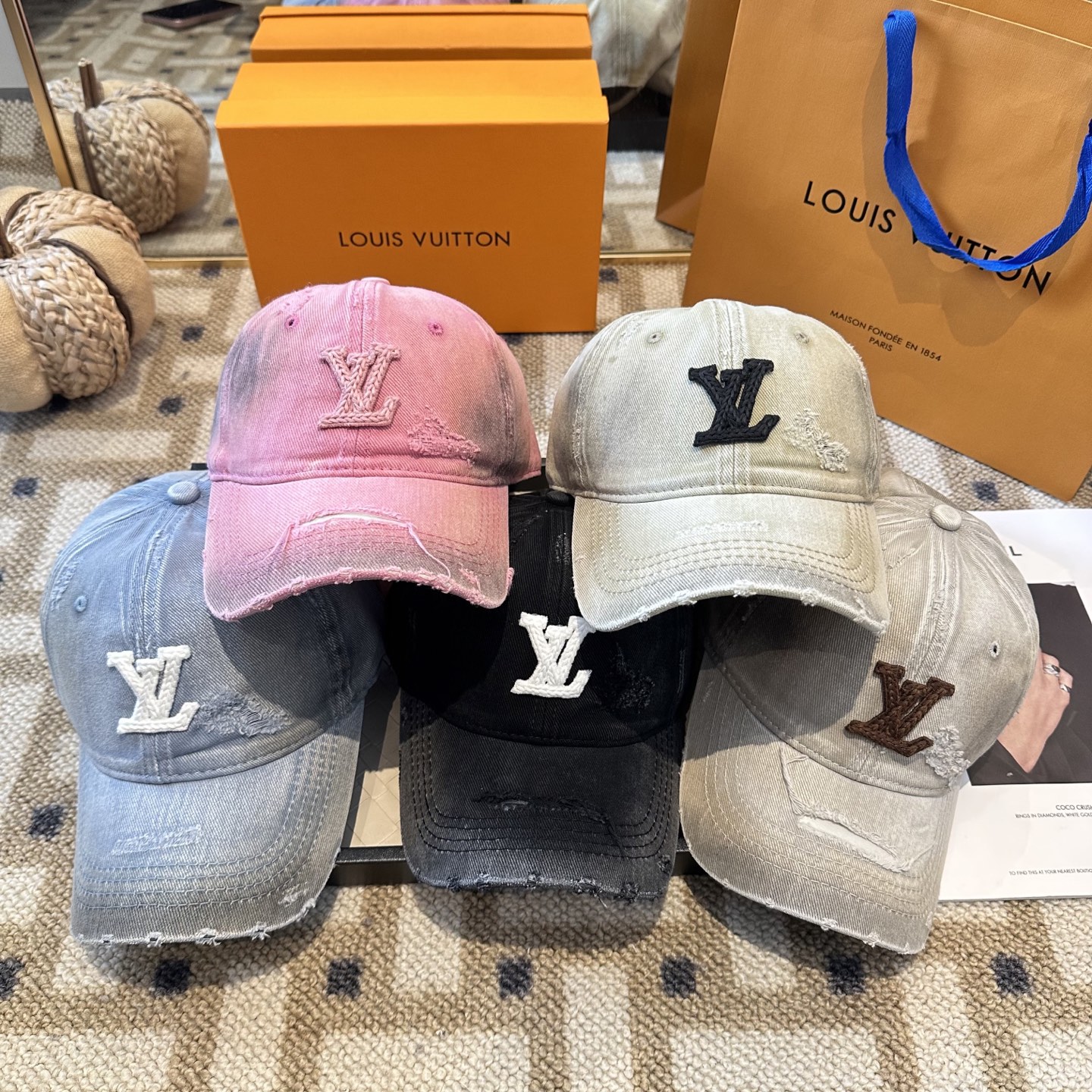 Louis Vuitton LouisVuitton 新款LV棒球帽，重工打造 高端 ，百搭款