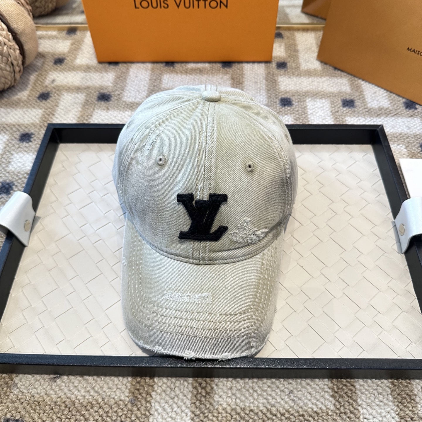 Louis Vuitton LouisVuitton 新款LV棒球帽，重工打造 高端 ，百搭款