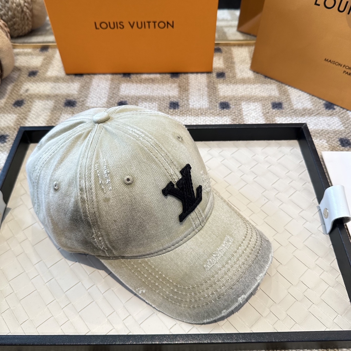 Louis Vuitton LouisVuitton 新款LV棒球帽，重工打造 高端 ，百搭款