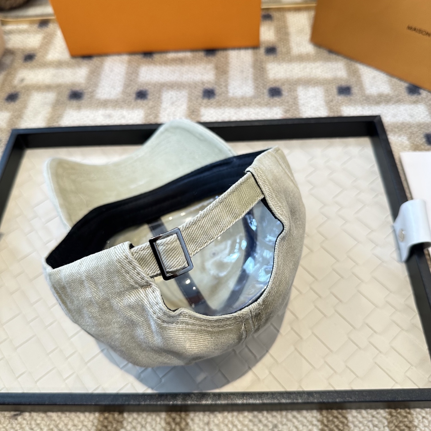 🧢路易威登棒球帽 LouisVuitton😍新款LV棒球帽，重工打造♥️高端大气，百搭款🤗男女通用！