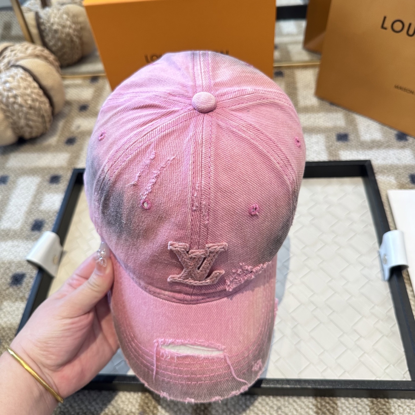 Louis Vuitton LouisVuitton 新款LV棒球帽，重工打造 高端 ，百搭款