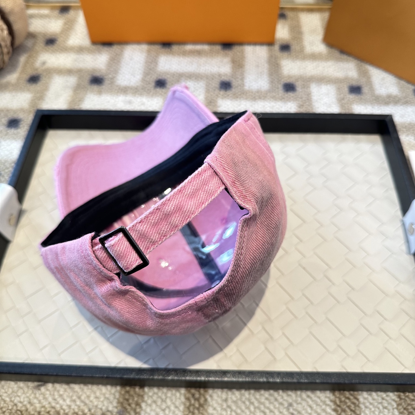 🧢路易威登棒球帽 LouisVuitton😍新款LV棒球帽，重工打造♥️高端大气，百搭款🤗男女通用！