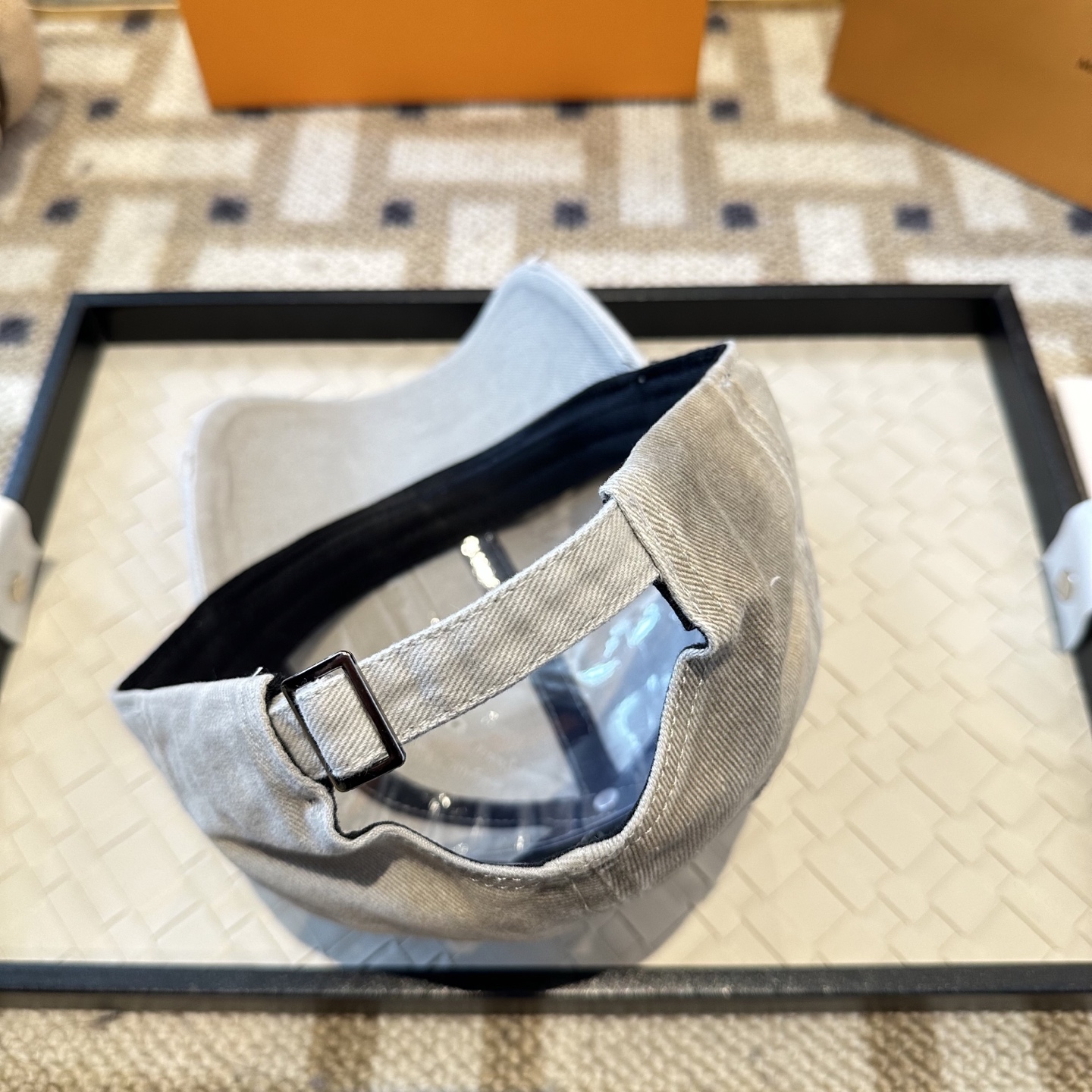 🧢路易威登棒球帽 LouisVuitton😍新款LV棒球帽，重工打造♥️高端大气，百搭款🤗男女通用！