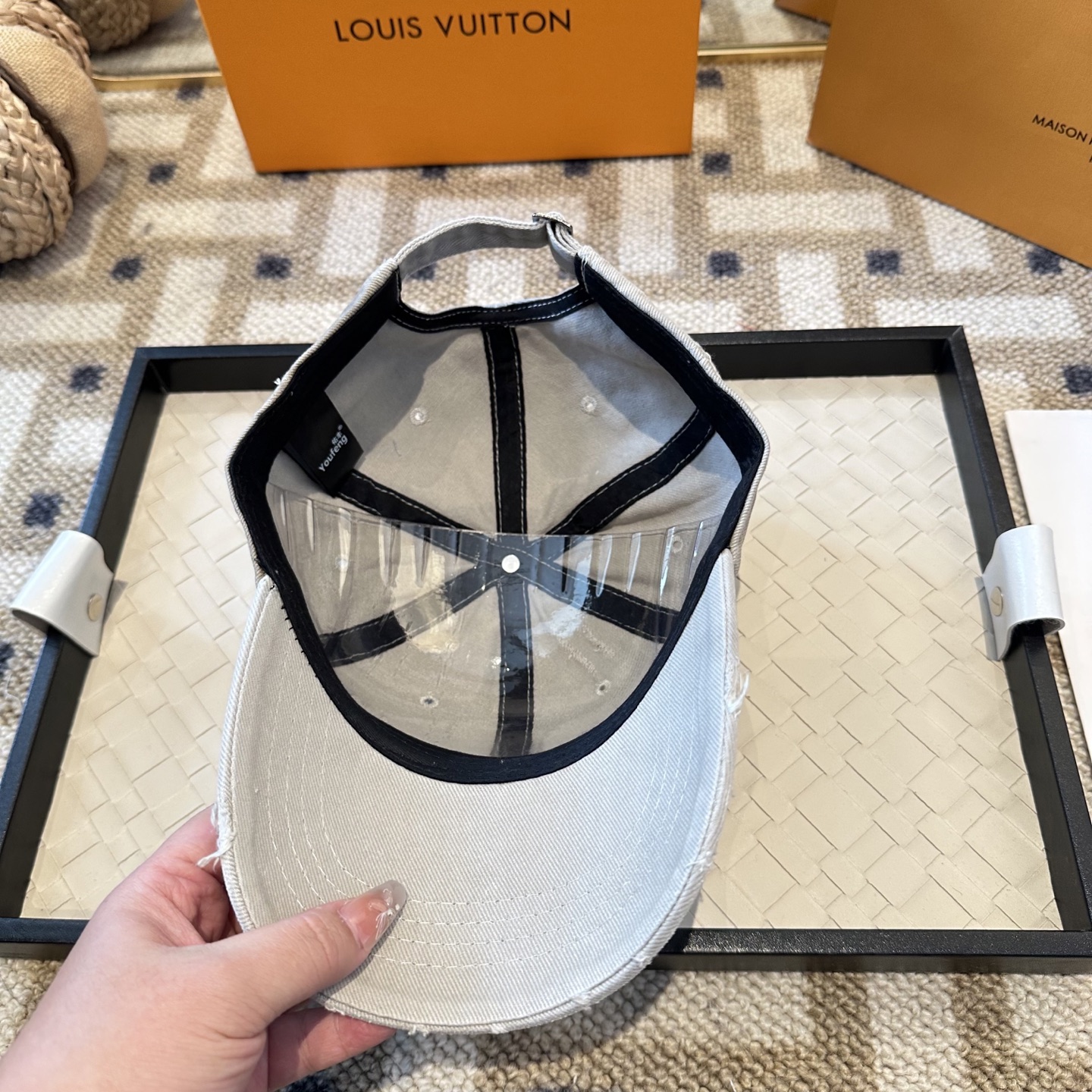 🧢路易威登棒球帽 LouisVuitton😍新款LV棒球帽，重工打造♥️高端大气，百搭款🤗男女通用！