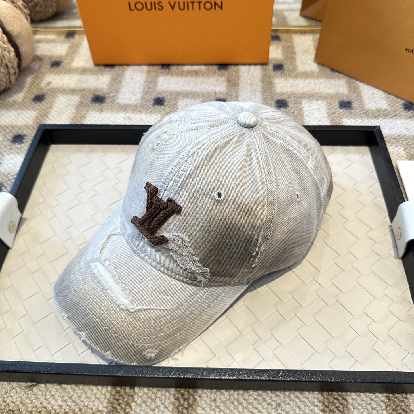 Louis Vuitton LouisVuitton 新款LV棒球帽，重工打造 高端 ，百搭款