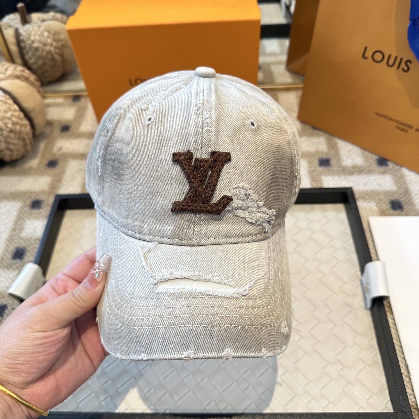 Louis Vuitton LouisVuitton 新款LV棒球帽，重工打造 高端 ，百搭款
