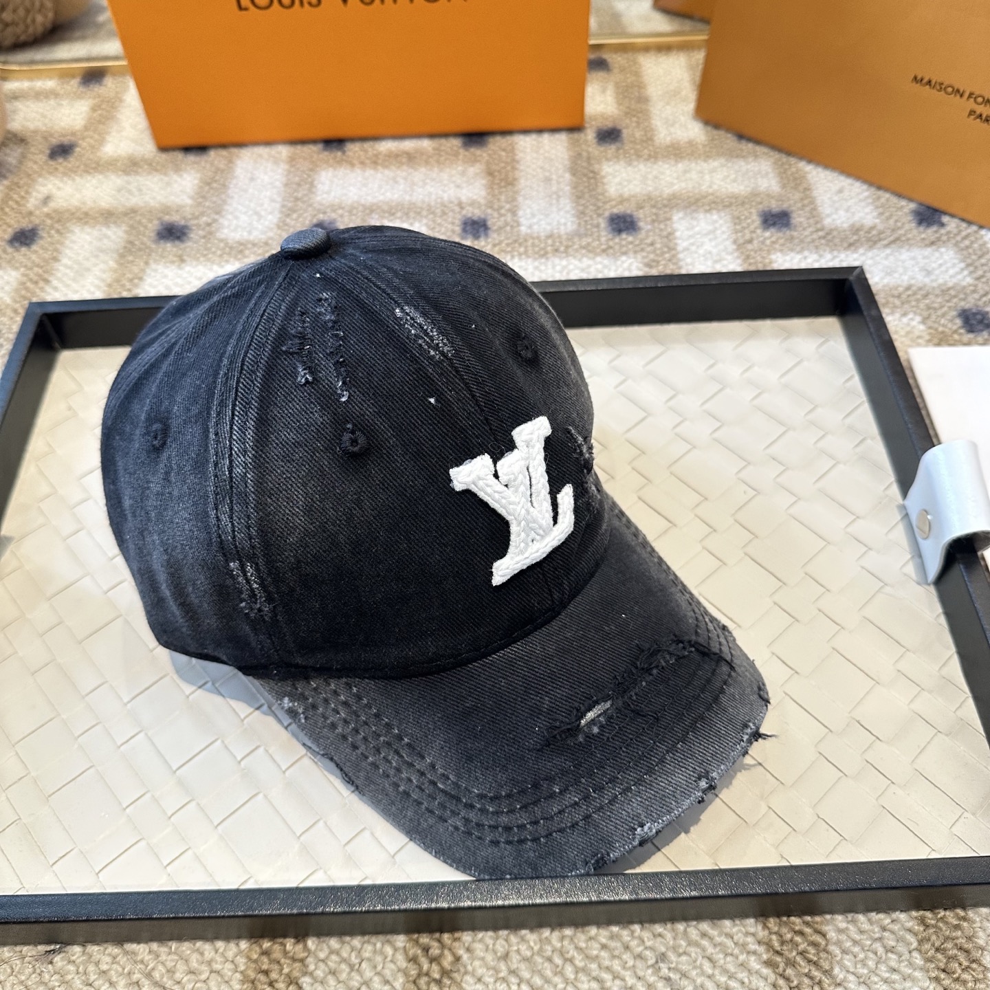 Louis Vuitton LouisVuitton 新款LV棒球帽，重工打造 高端 ，百搭款