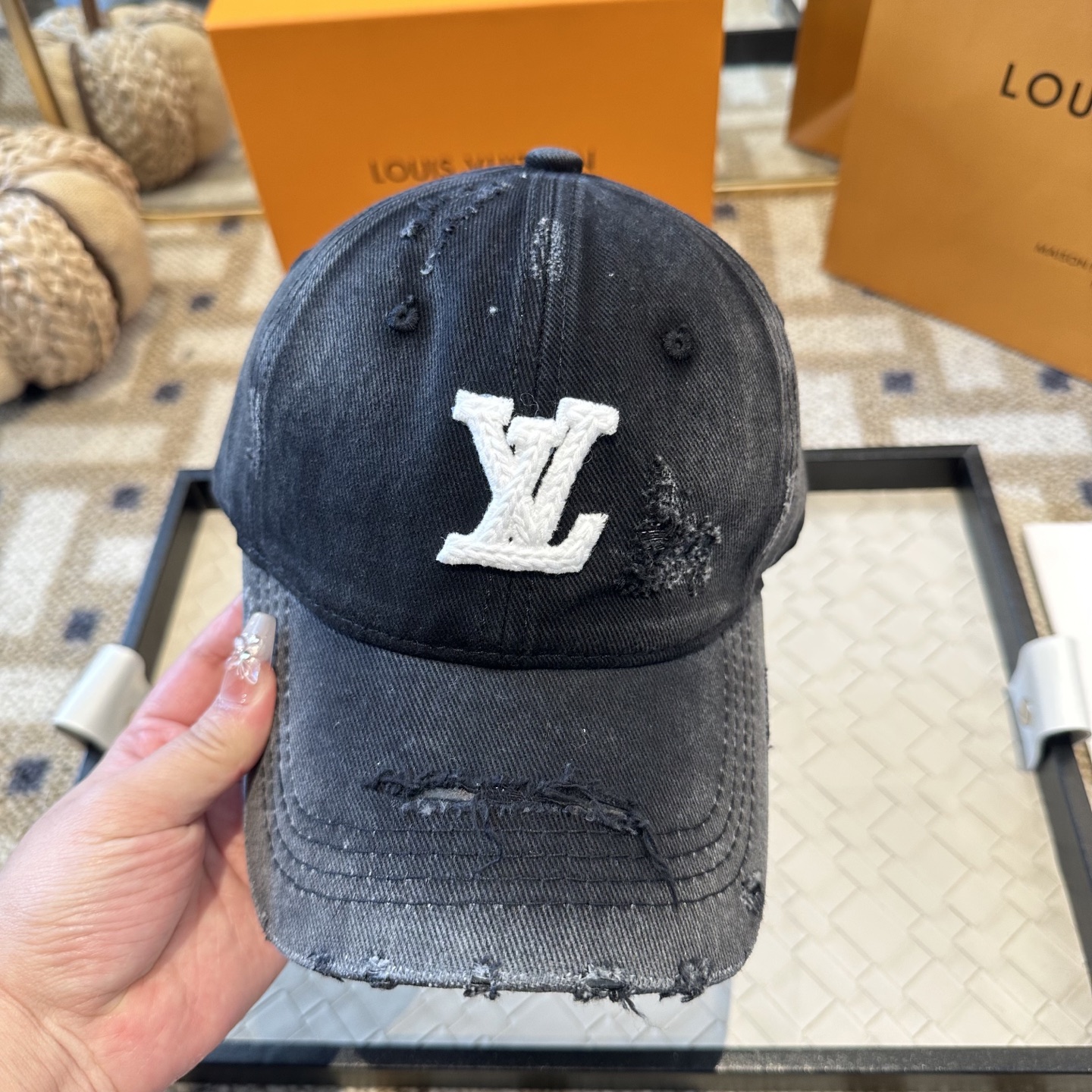 Louis Vuitton LouisVuitton 新款LV棒球帽，重工打造 高端 ，百搭款